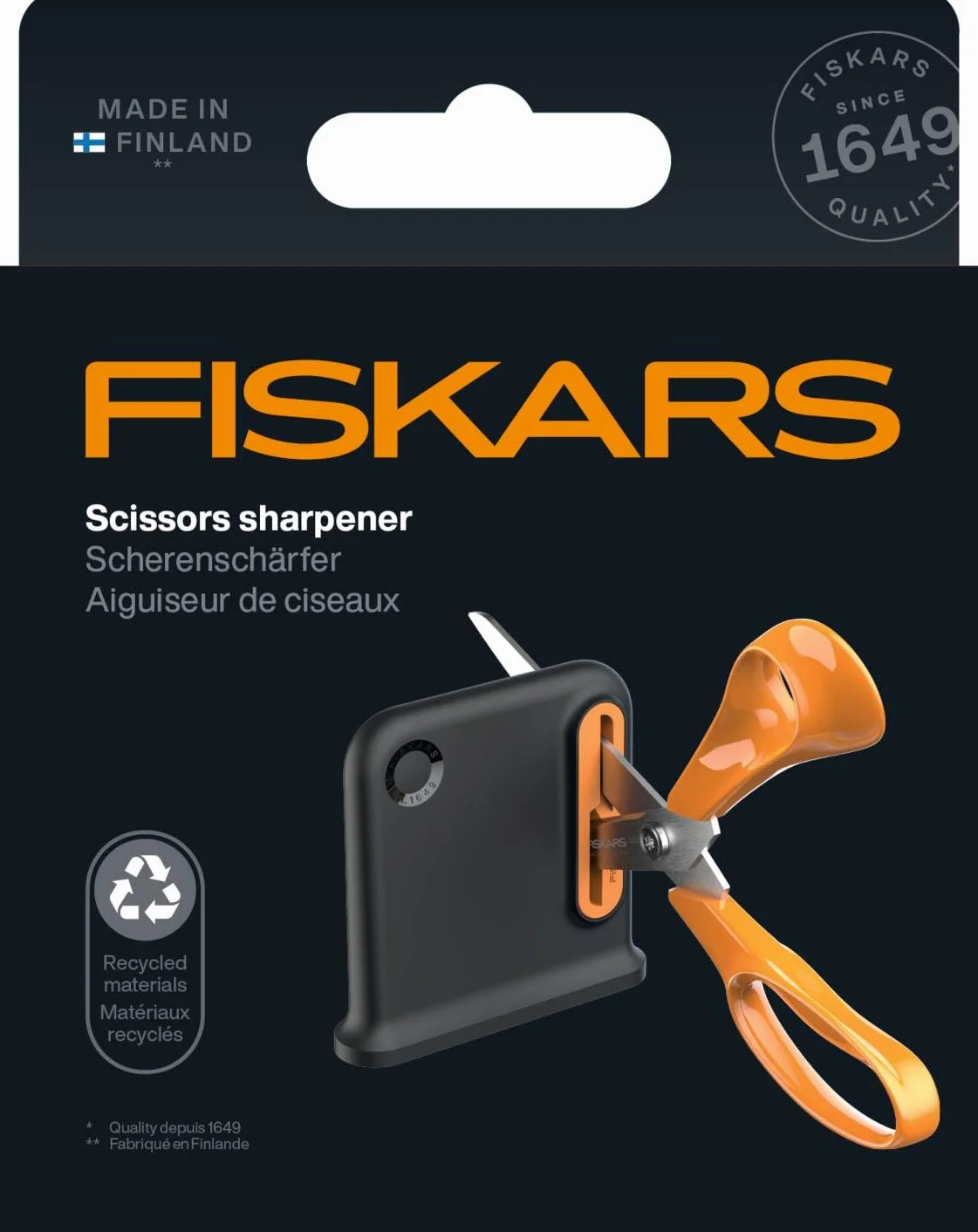 Fiskars Afilador de Tijeras, Idóneo Para Tijeras Multiusos Para Diestros, Diseño Ergonómico, Mínimo 55% de Material Reciclado, Carcasa de ABS Reciclado al 80%, Negro/Naranja, 1081129