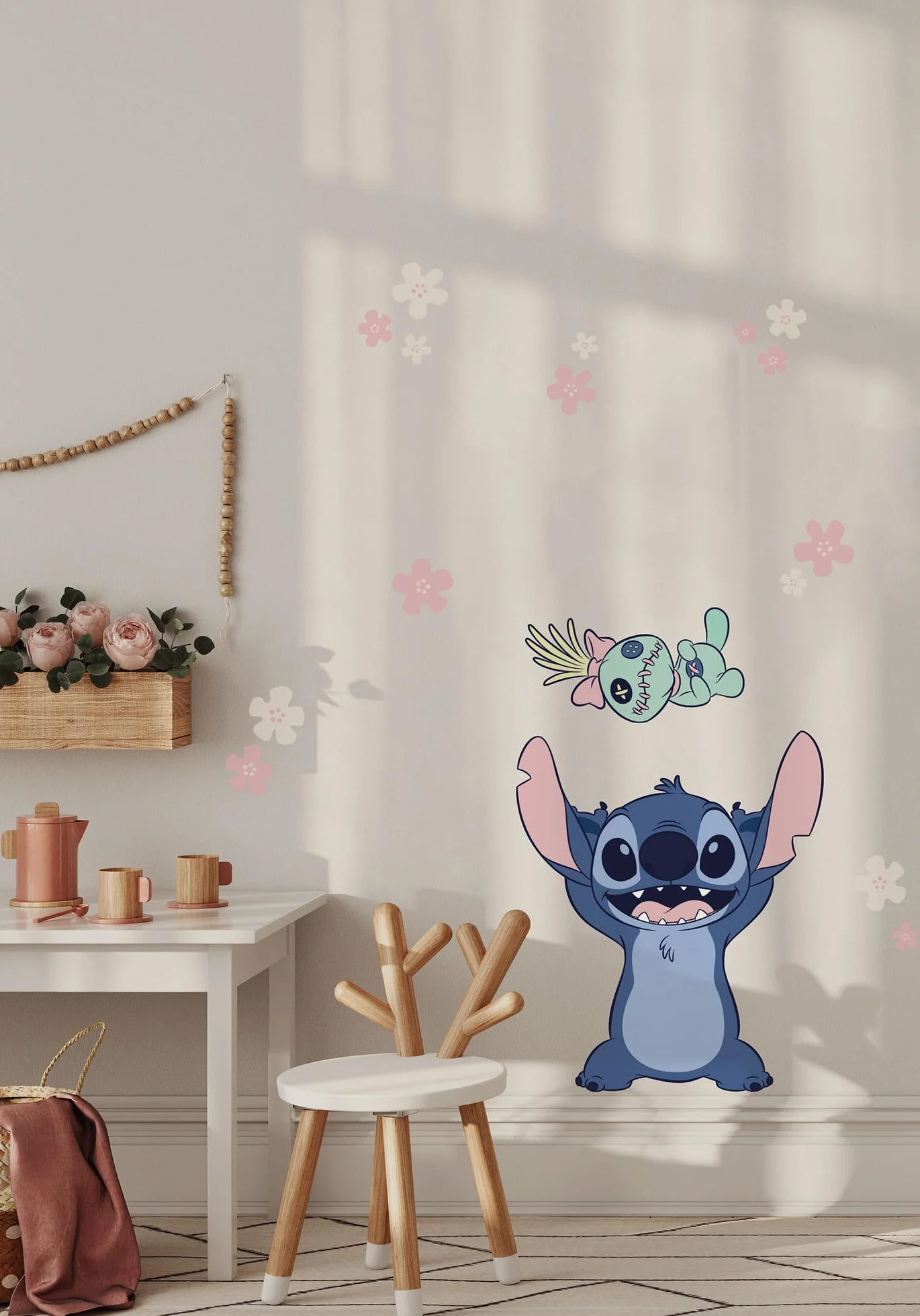 Komar Graz Design - Adhesivo decorativo para pared (50 x 70 cm), diseño de Lilo y Stitch de Disney