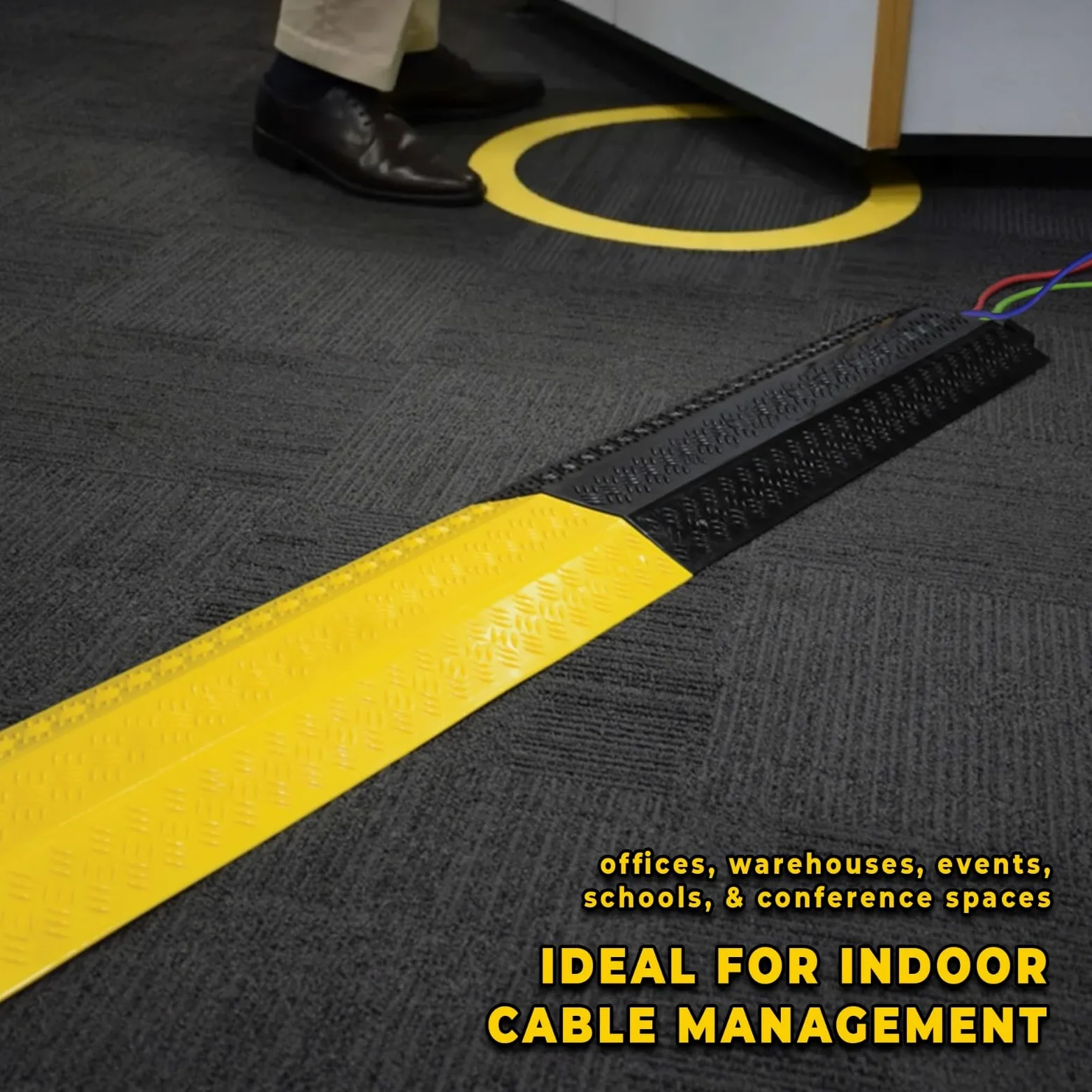 Protector de cable de plástico, 100 x 25 cm, rampa de cable negra con tamaño de canal 87 x 34 mm, cubierta de cable para interiores, rampa de ocultación de cables de suelo con enclavamiento para