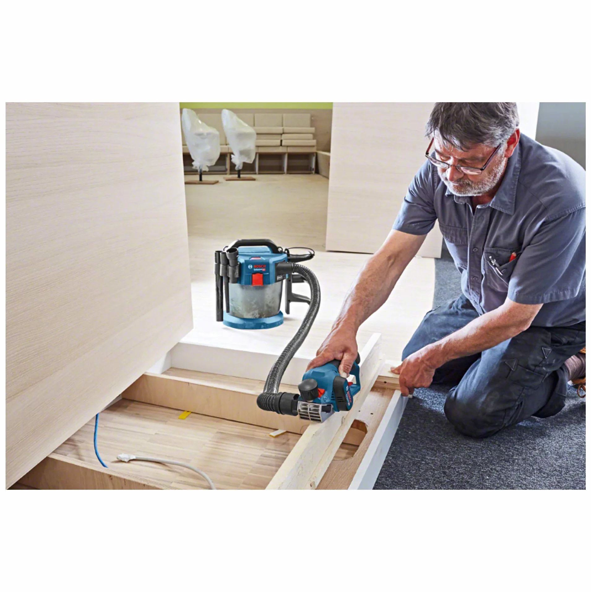 Bosch Professional 12V System cepillo a batería GHO 12V-20 (anchura del cepillo máx.: 56 mm, sin batería/cargador)