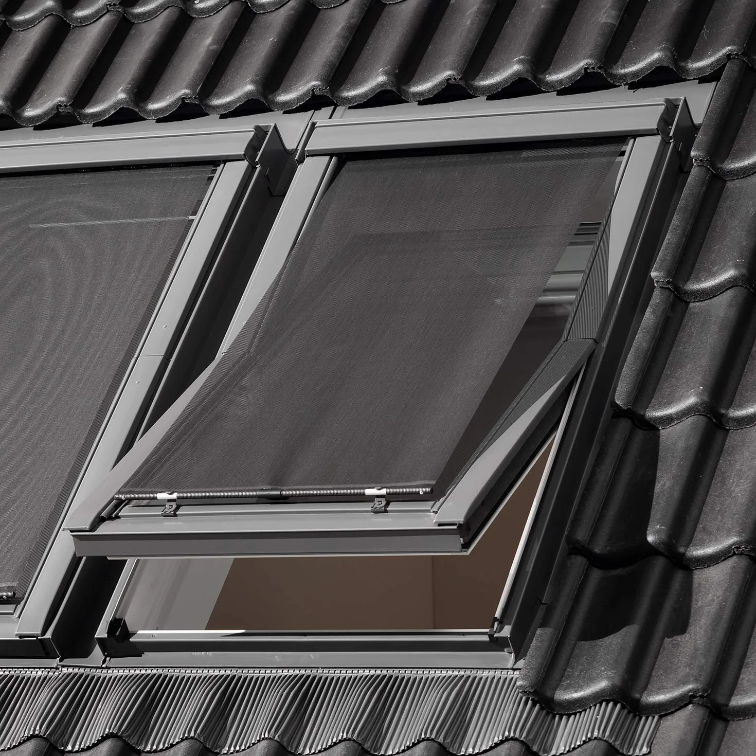 Cortina de oscurecimiento con protección térmica Compatible con Ventanas de Techo VELUX SK08 / S08 / 608/10 / SK06 / S06 / 606/4