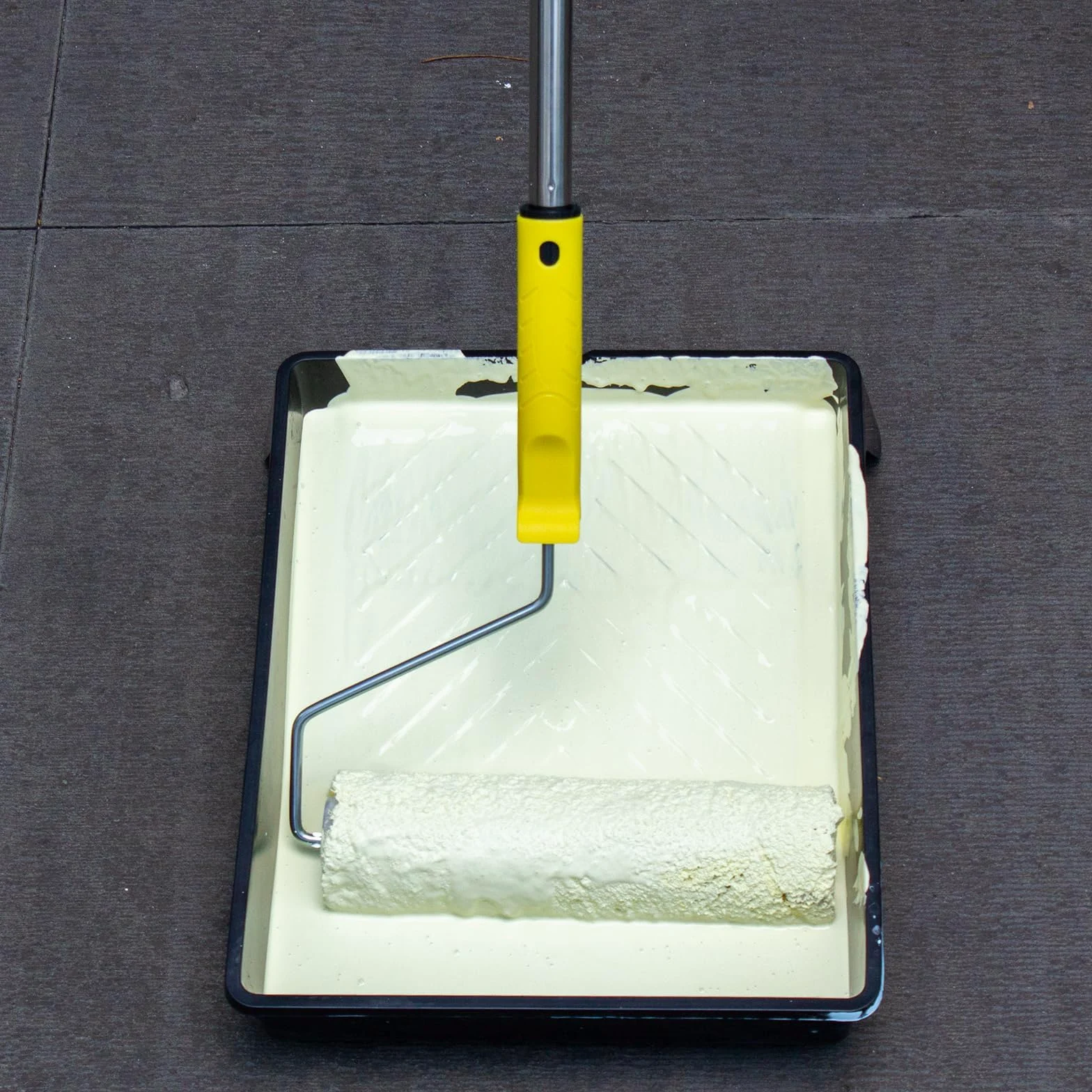 Kit de Pintura 17 Piezas – Rodillos 23 cm y 10 cm, Bandeja, Brochas, Barra Extensible 1,5 m – Set Profesional Antigoteo para Paredes y Techos