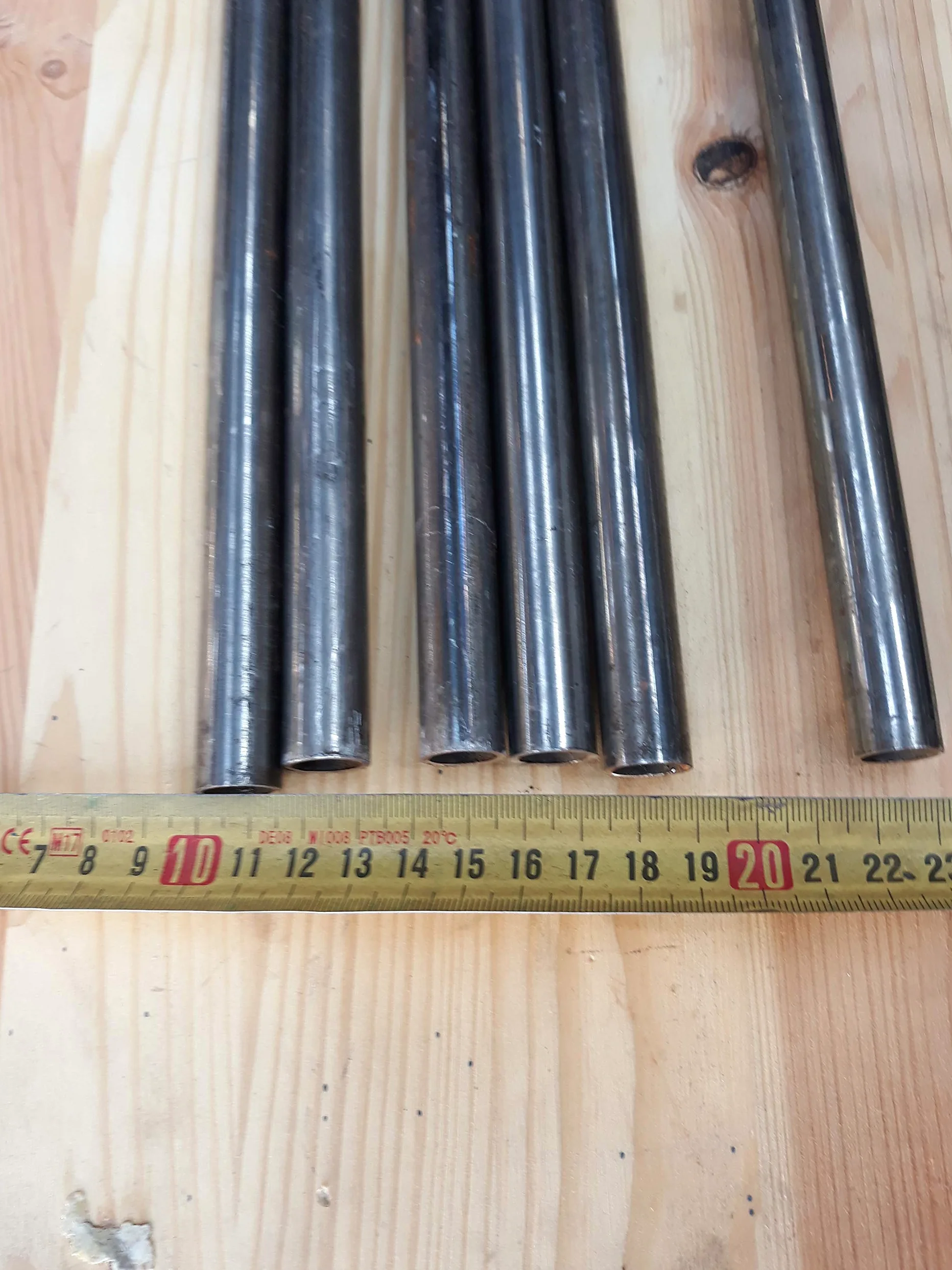 Tubo redondo de 16 mm. en 1,5 mm. de espesor. Hierro normal. Set de 6 uds de 1 metro