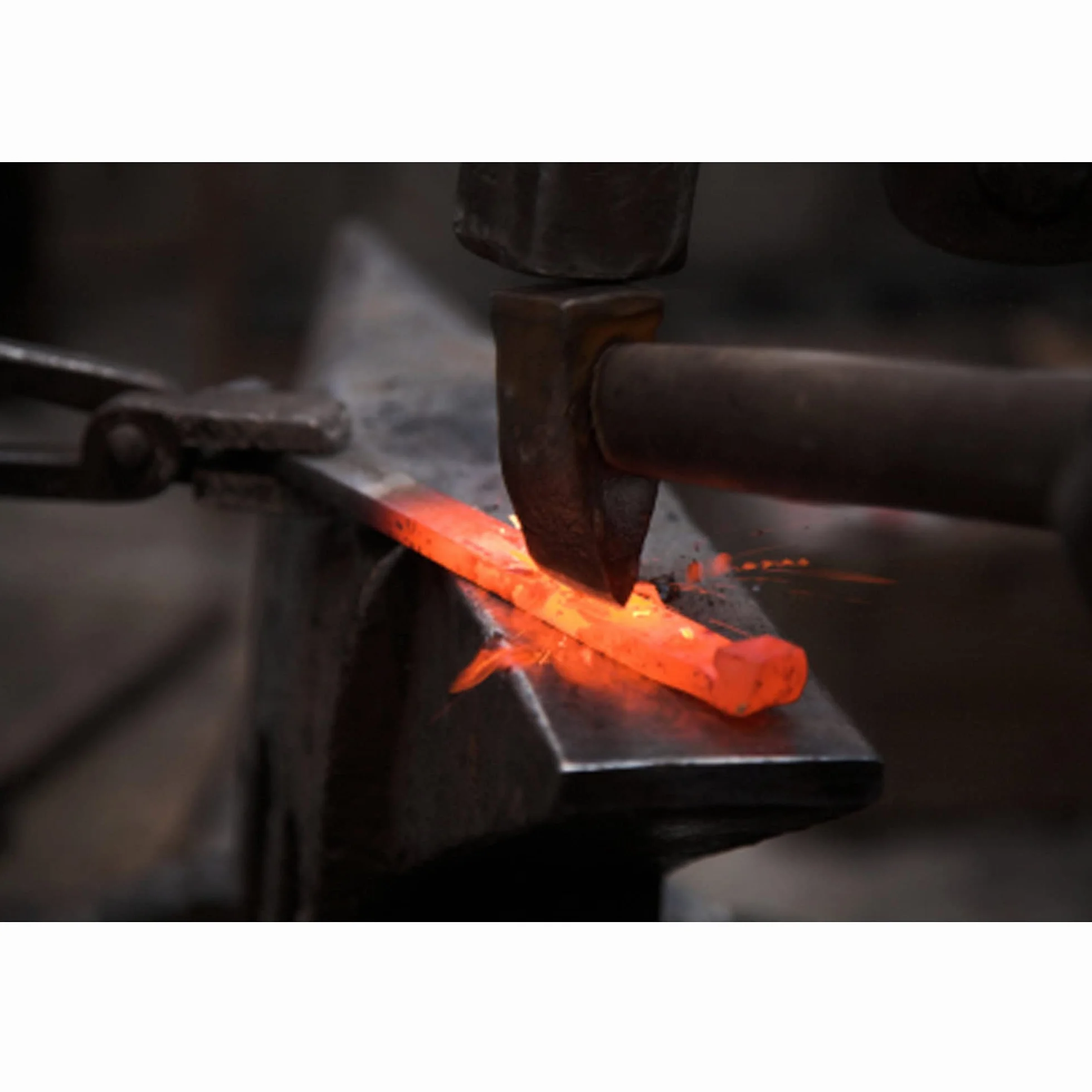 Tenaza de forja Pinzas planas Pinza de herrero 320mm 450g Pinzas de forja tornillo de banco yunque para la fabricación de cuchillos Forja del yunque del herrero herrero