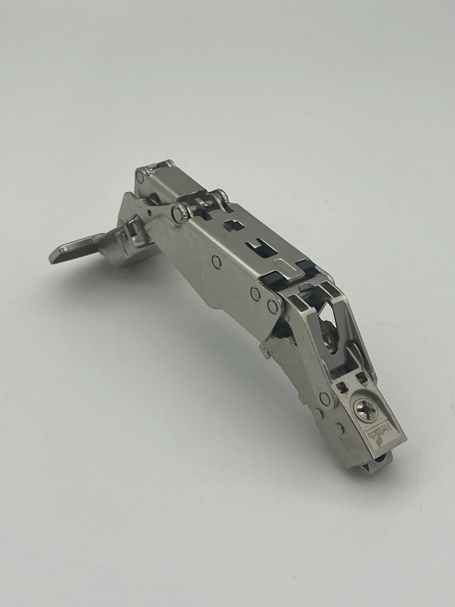 Hettich I-Sensys 8657i Bisagra Oculta Montaje Rápido Sistema Silencioso Integrado Ángulo Apertura 165 Acero Niquelado