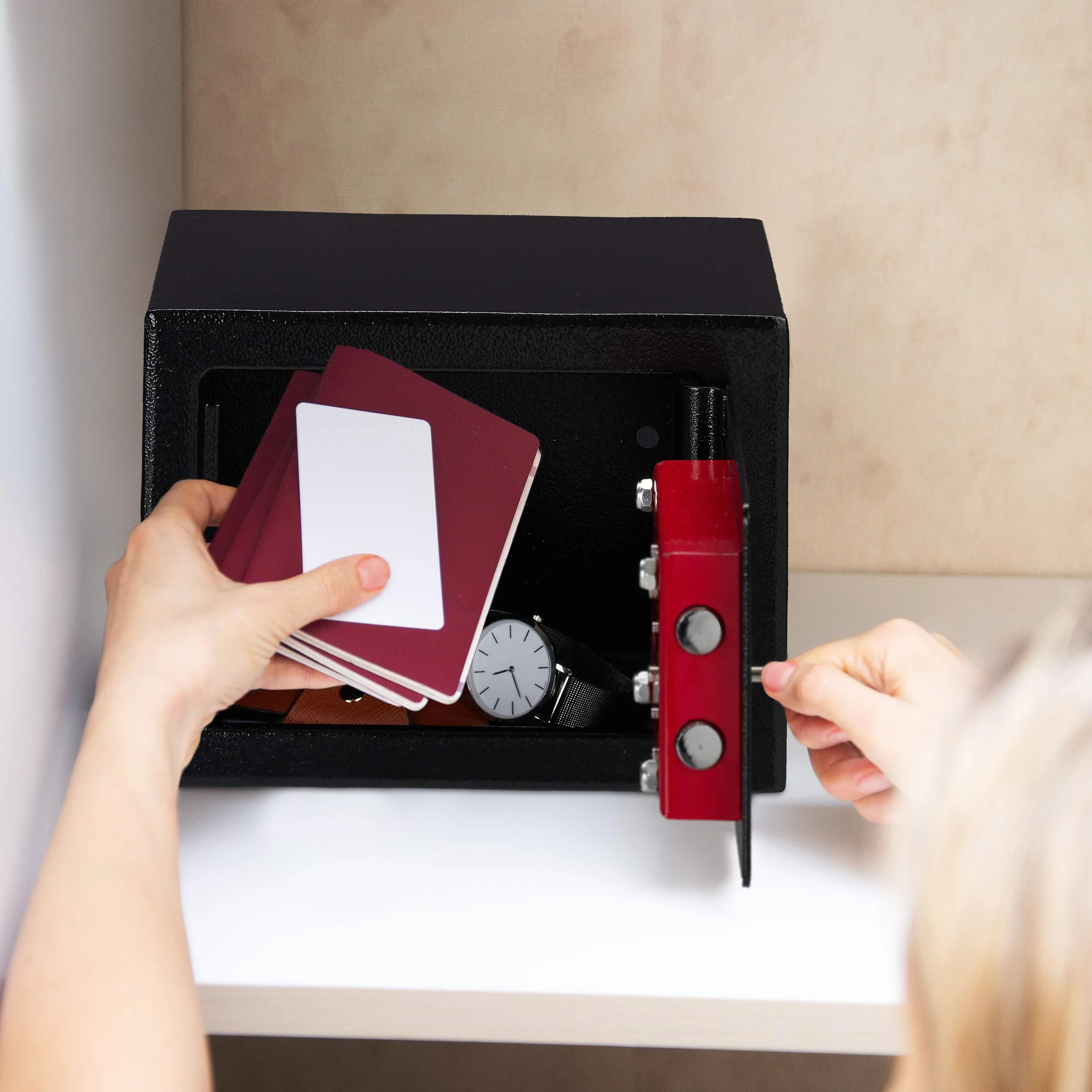 Relaxdays Caja Fuerte Pequeña Mini Safe con Llaves, Acero, 17 x 23 x 17 cm, Negro
