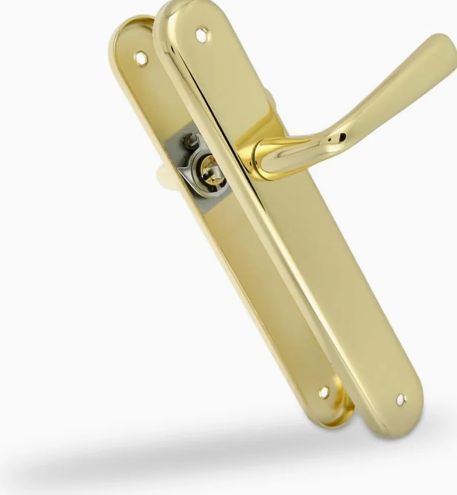 Amig - Juego de Manillas de Placa de Latón - Modelo 252P Medida: 250 x 40 mm - Cuadradillo de 8 mm - Resistente a la Corrosión, Incluye tornillería - Acabado: Latonado barnizado