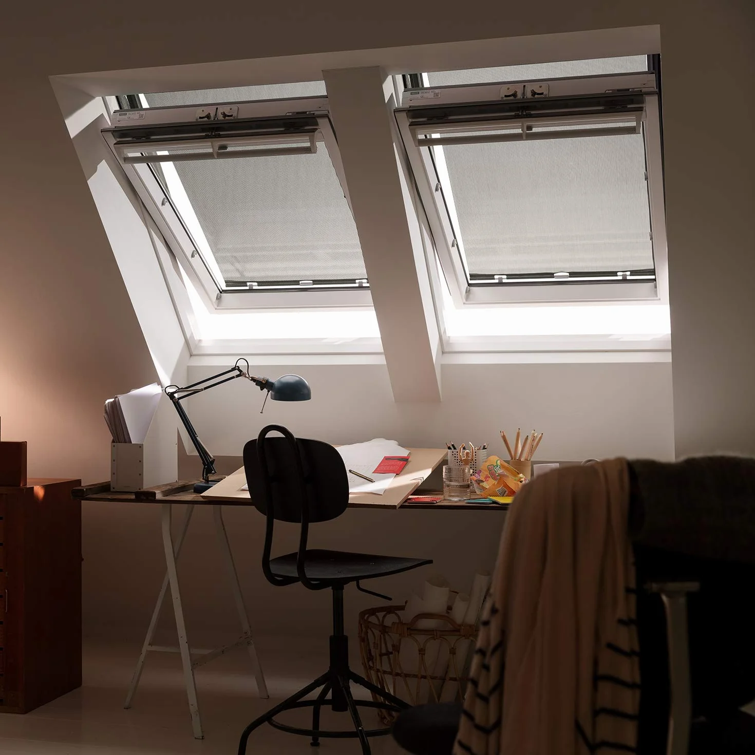Cortina de oscurecimiento con protección térmica Compatible con Ventanas de Techo VELUX SK08 / S08 / 608/10 / SK06 / S06 / 606/4