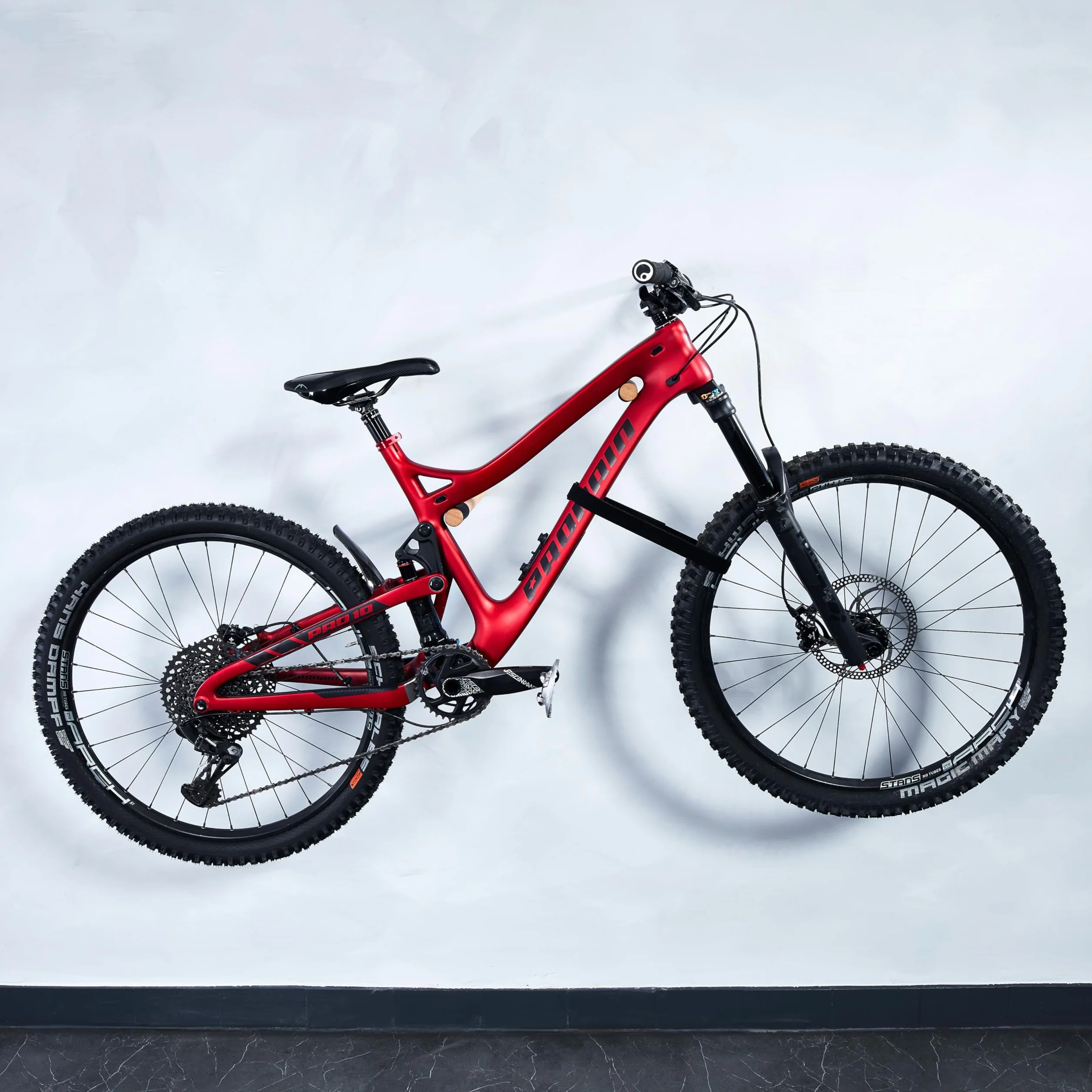 Borgen Soporte bicicletas pared madera roble noble para bicicletas carretera mtb ciudad