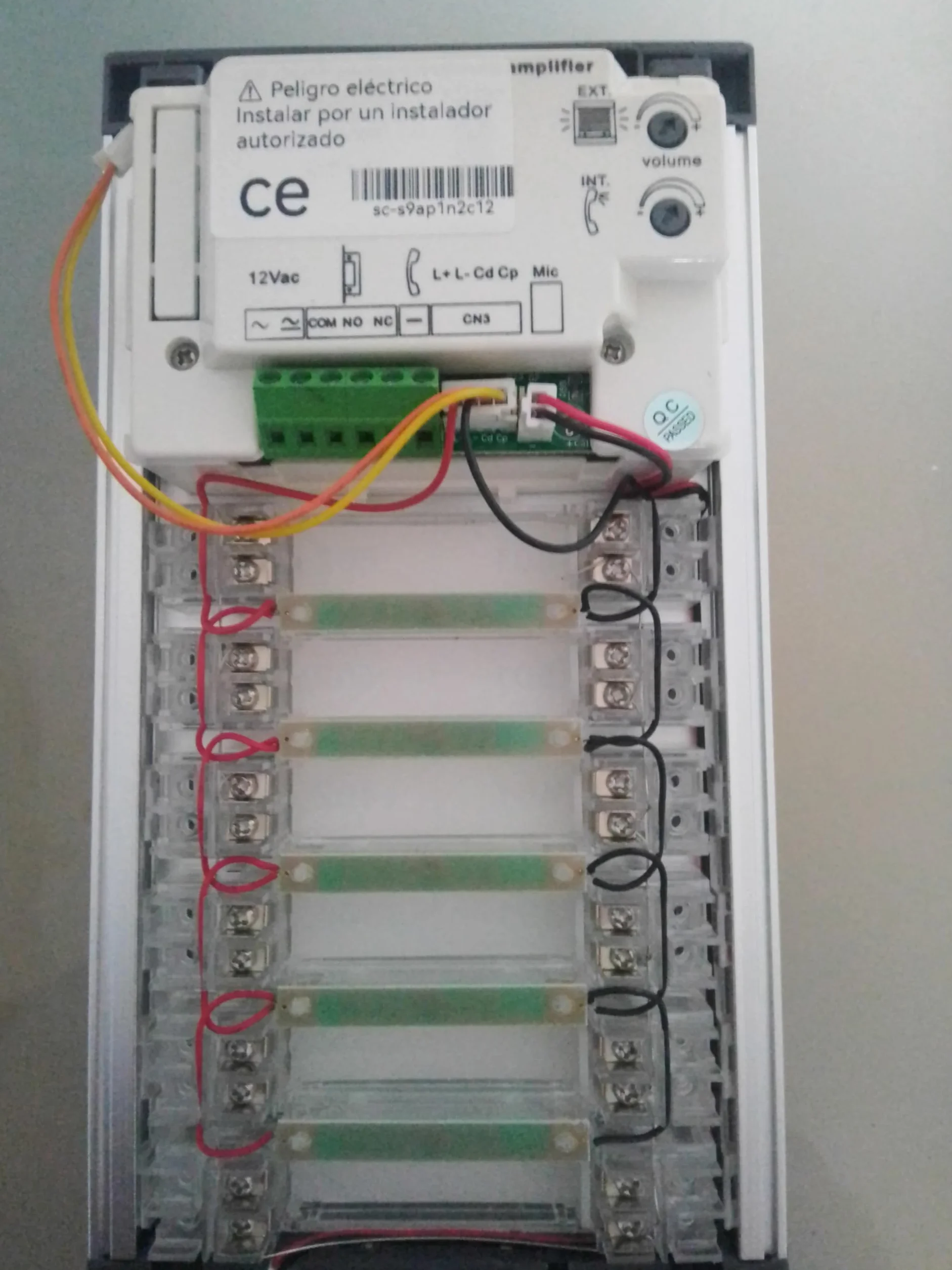 Portero Automático con Sistema de analogico 4+n, para comunidades Completo :Placa Calle,telefonillos Caja de empotrar y Fuente de alimentacion. gran calidad de fabricacion (4D viviendas)
