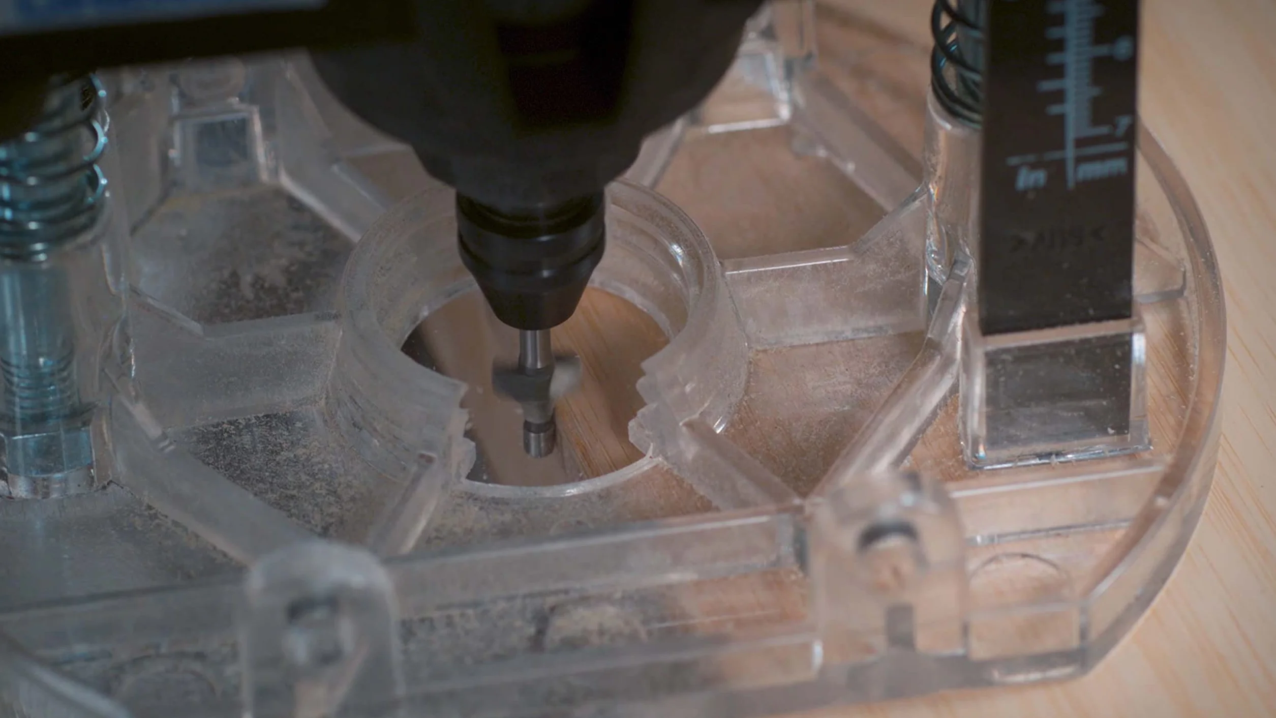 Dremel 335 Complemento Herramientas Rotatorias para Fresar por Inmersión, longitud de Trabajo 70mm, Profundidad de Trabajo 18cm [Clase de eficiencia energética A]