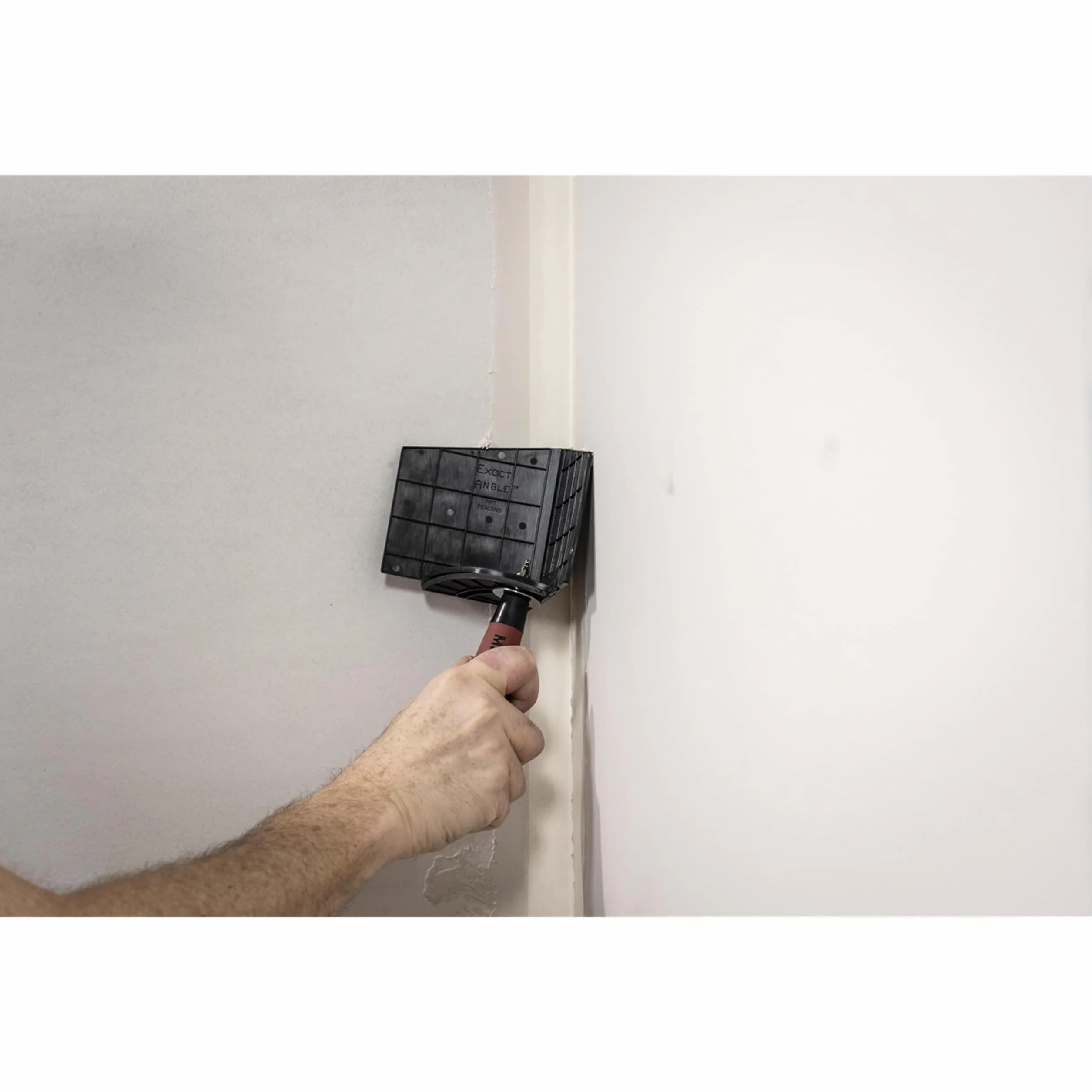 Llana de esquina interior ajustable Marshalltown para un ángulo exacto de 90 a 154 grados con hoja de nylon para yeseros y escayolistas, tamaño 102x102 mm