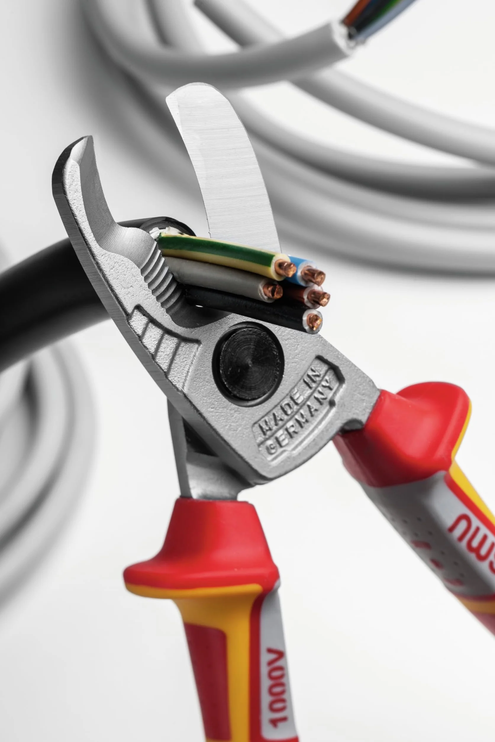 NWS 043-49VDE-210 - Corta cables eléctrico Al+ Cu - Serie 49 VDE (210 mm)