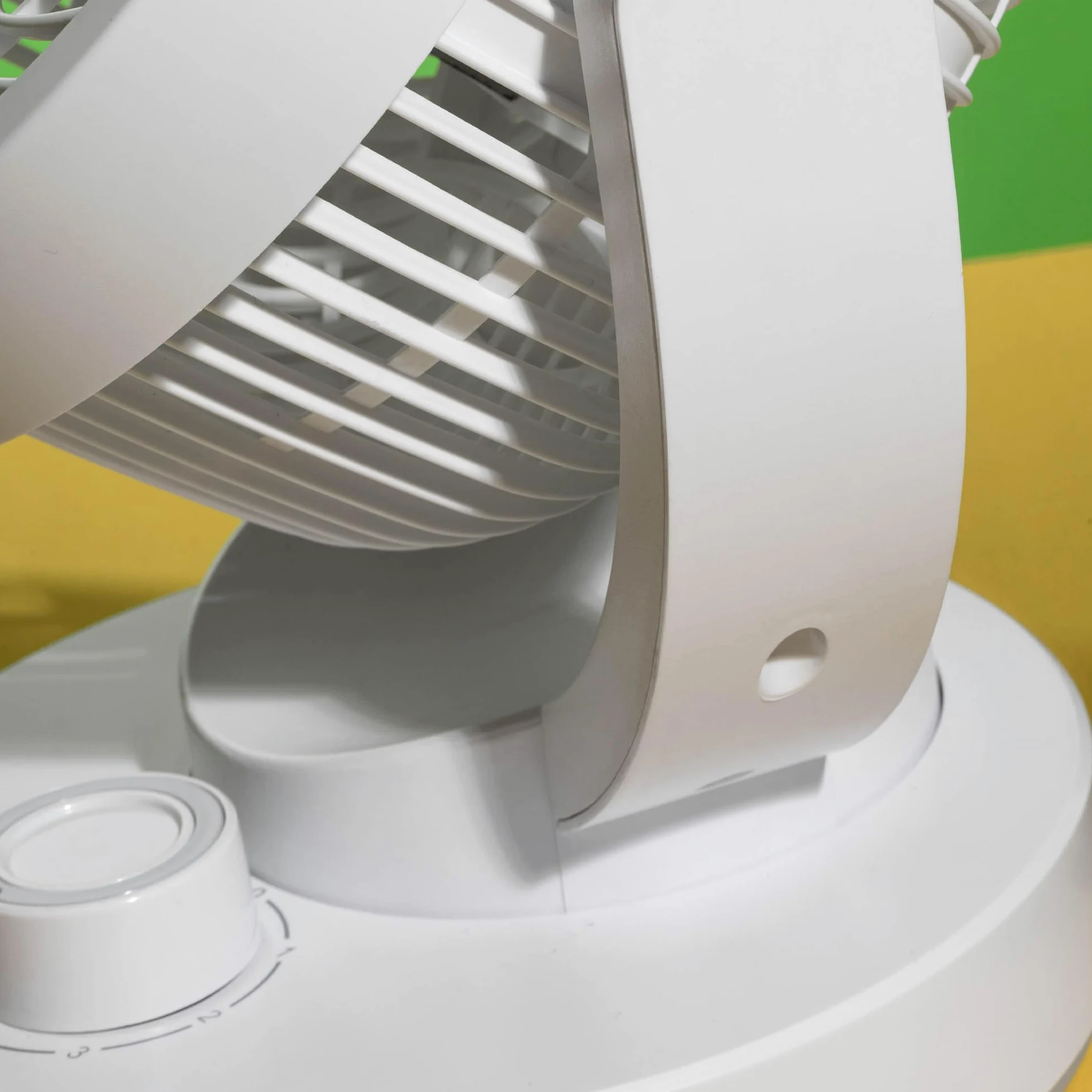 JATA JVCA1815 - Circulador de Aire Compacto 40 W, Ventilador Potente Silencioso, 3 Velocidades, Oscilación Automática, Cabezal Inclinable 90º, Alto Caudal 1444 m³/h