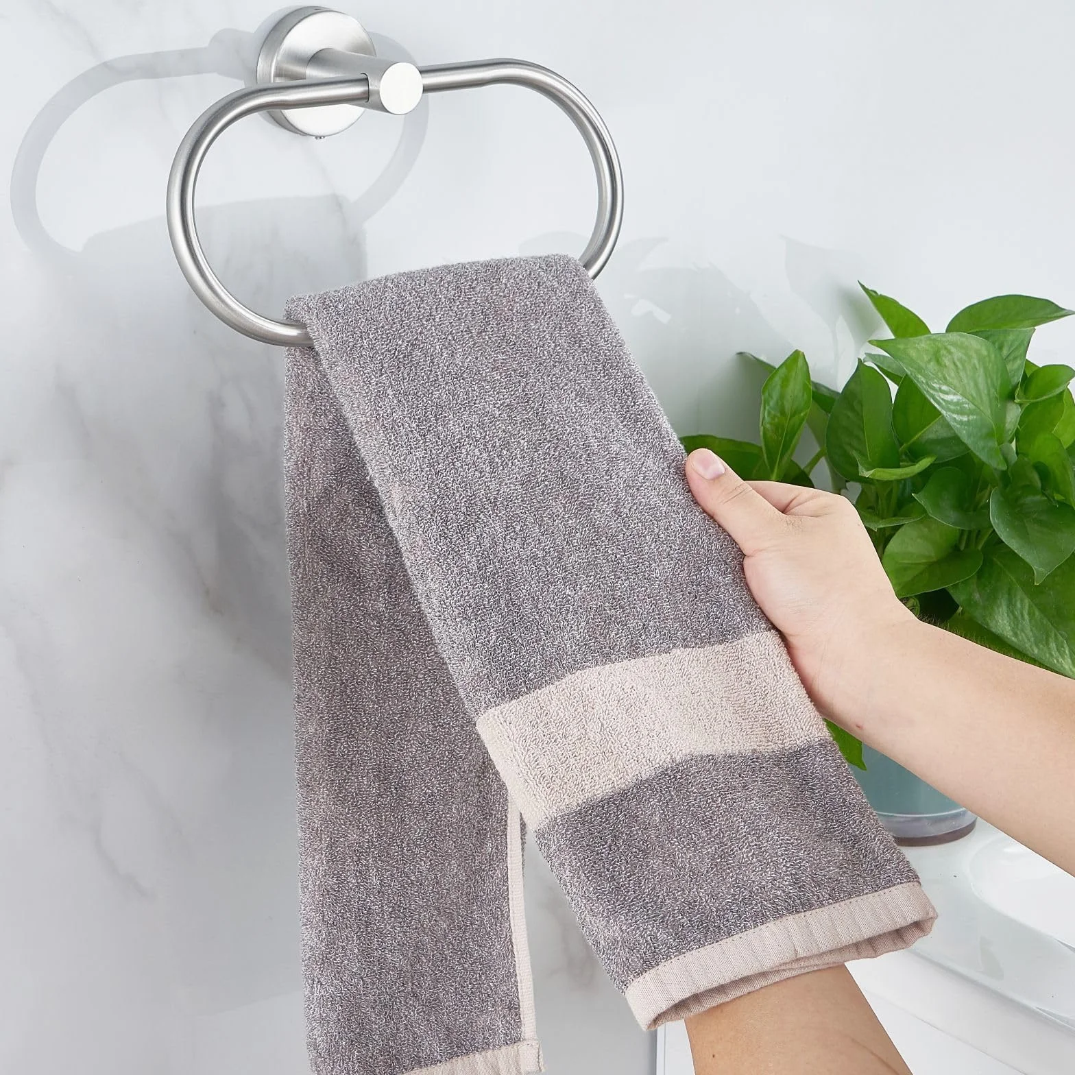 Toallero de Baño Perforado de Acero Inoxidable, Anillo de Toalla Níquel Cepillado para Pared, Accesorio Moderno