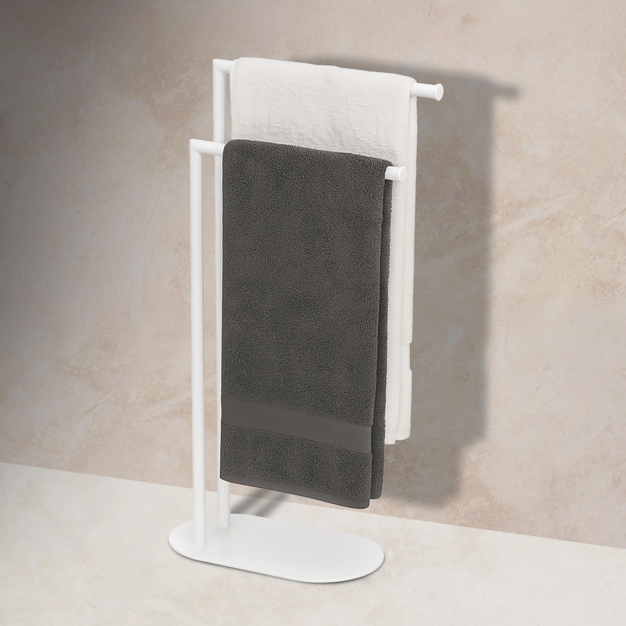 Toallero Relaxdays de pie, Metal, 2 Barras Ajustables, 78,5 x 38,5 x 17 cm, Blanco