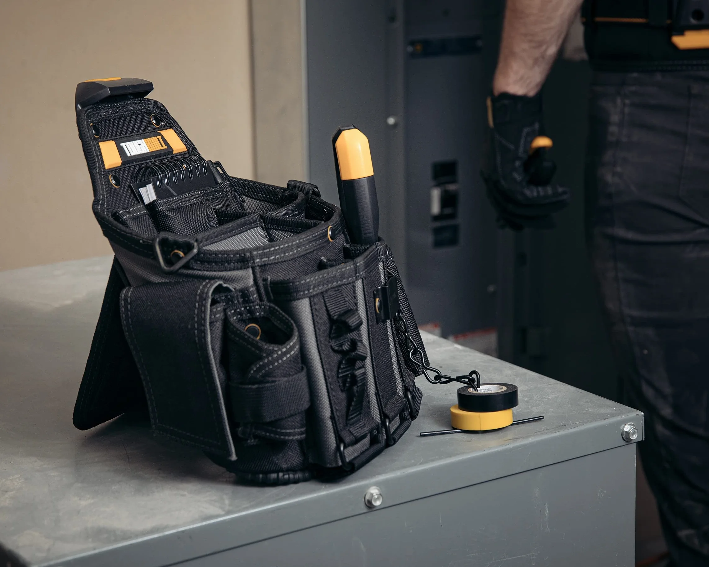 ToughBuilt Master TB-CT-104 Bolsa para Electricista con Correa para el Hombro