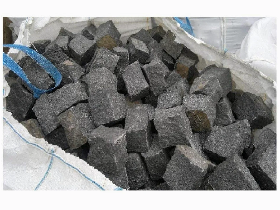 Precio Base 269eur Pro to. Granito de ladrillos Negro 15 x 17 cm resistente a la intemperie y resistente a las heladas. Calidad 1 a, Gris, estriado, sin Envío. Cantidad mínima Pedidos 10 toneladas.