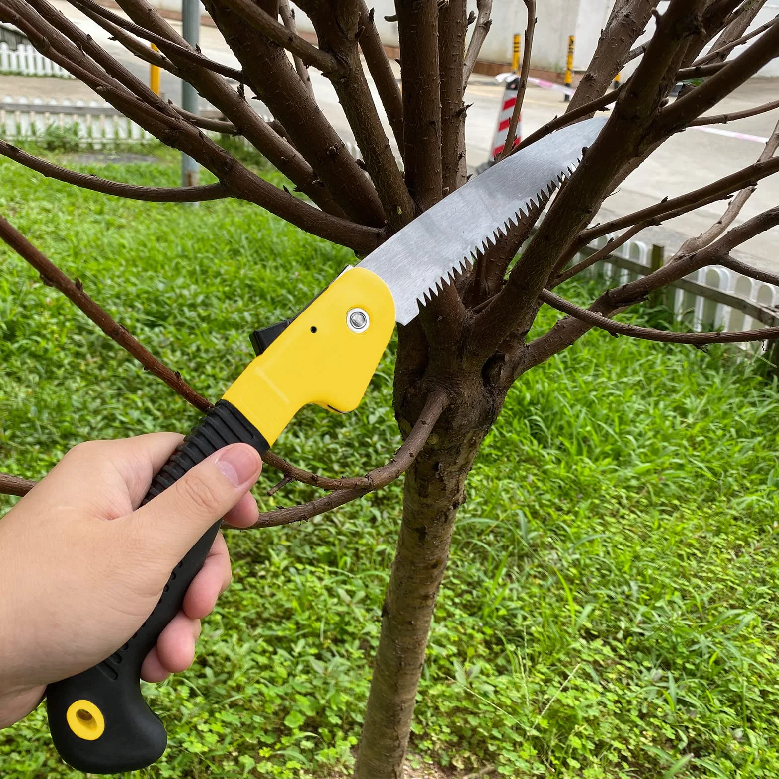 Newaner Serrucho de Poda Plegable 180mm Sierra de Mano Plegable Mango Antideslizante Cierre de Seguridad