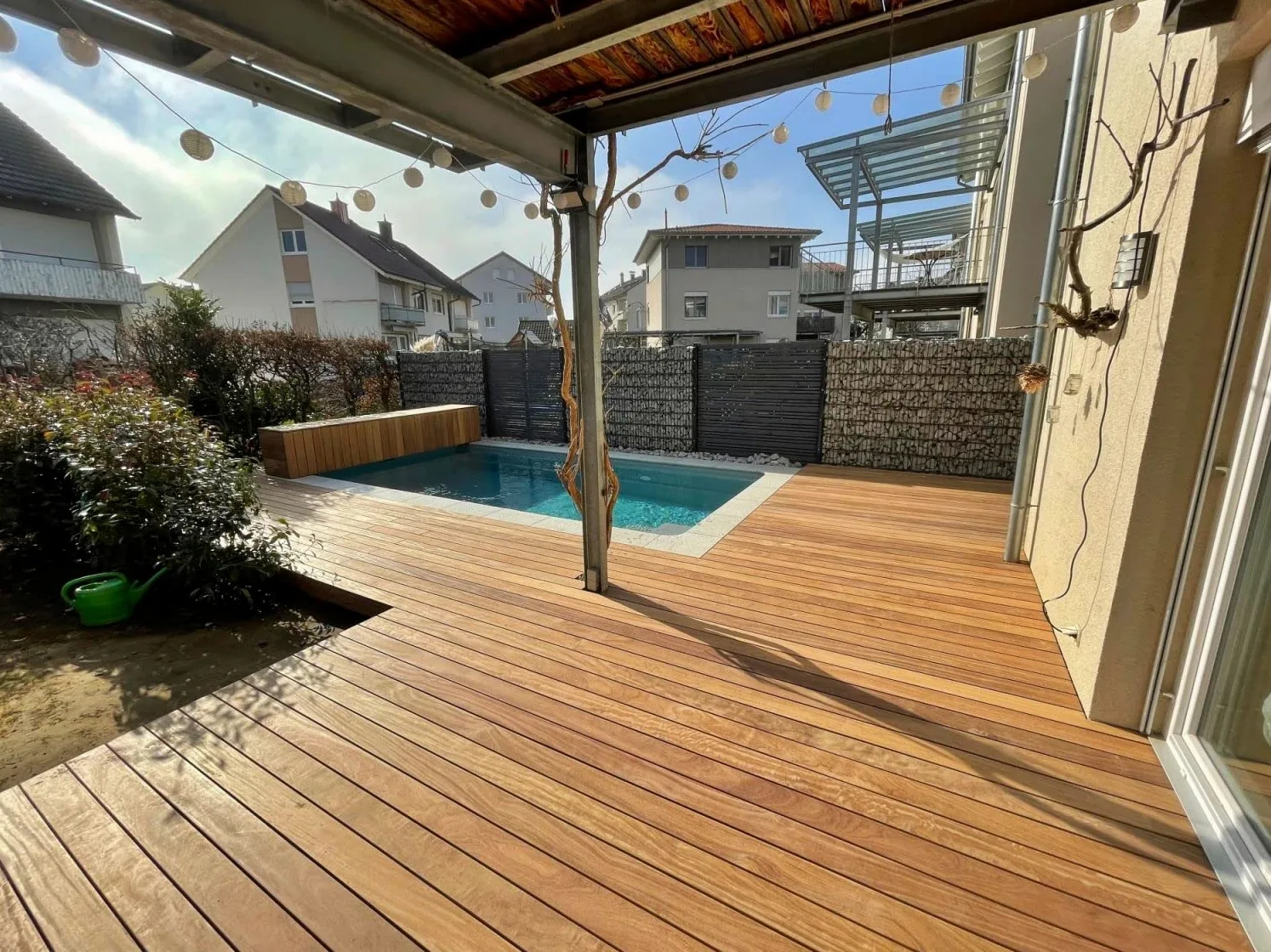 Tablones de terraza de Cumarú de BioMaderas, FSC 100% 21 mm de grosor, 145 mm de ancho (152 cm de longitud)