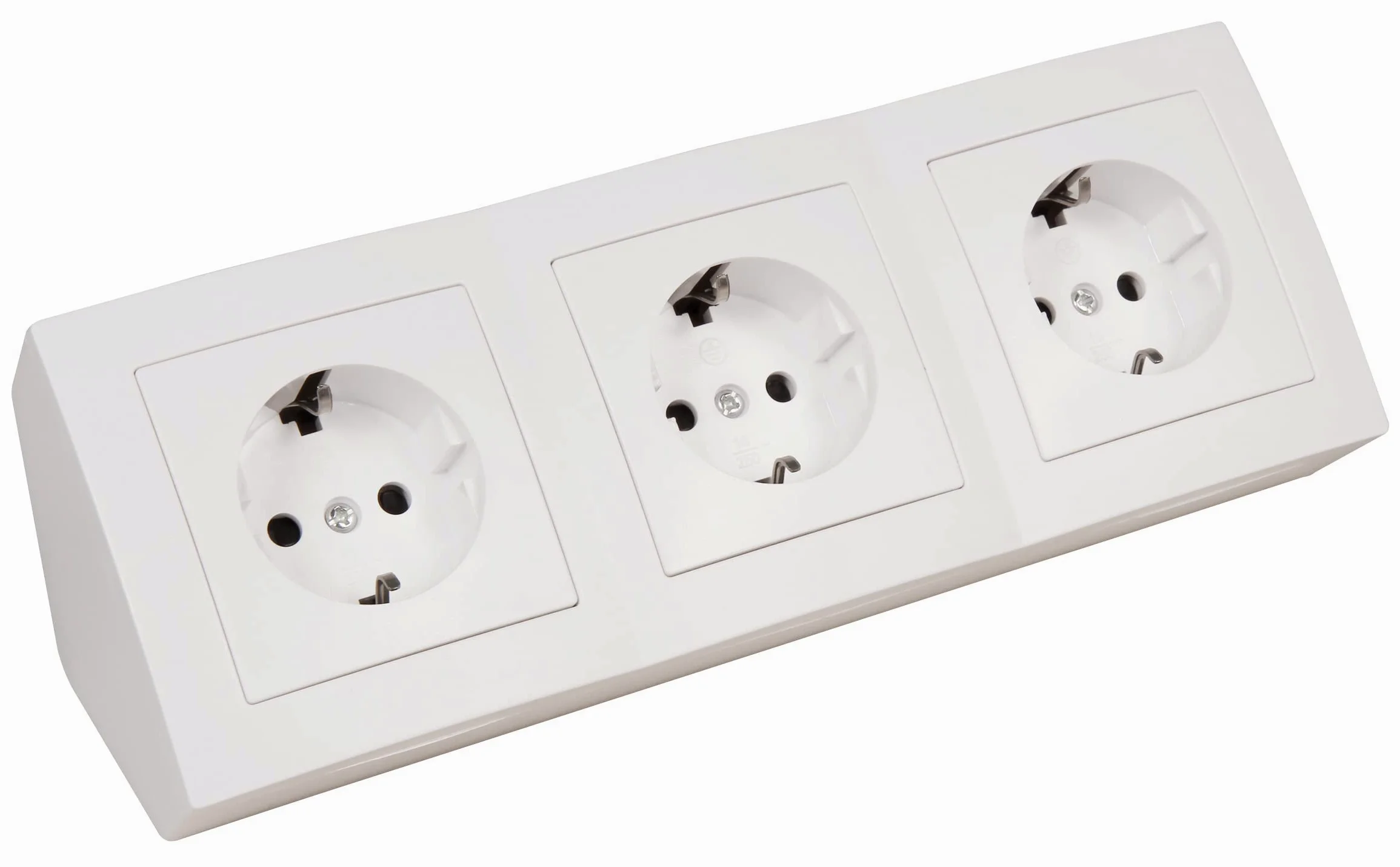 Bloque de bases de enchufe MC POWER | Flair | Bases de enchufe de 3 vías con contacto de puesta a tierra, cable de 15cm con terminal de lustre, 250V/ 16A, montaje en superficie, blanco mate