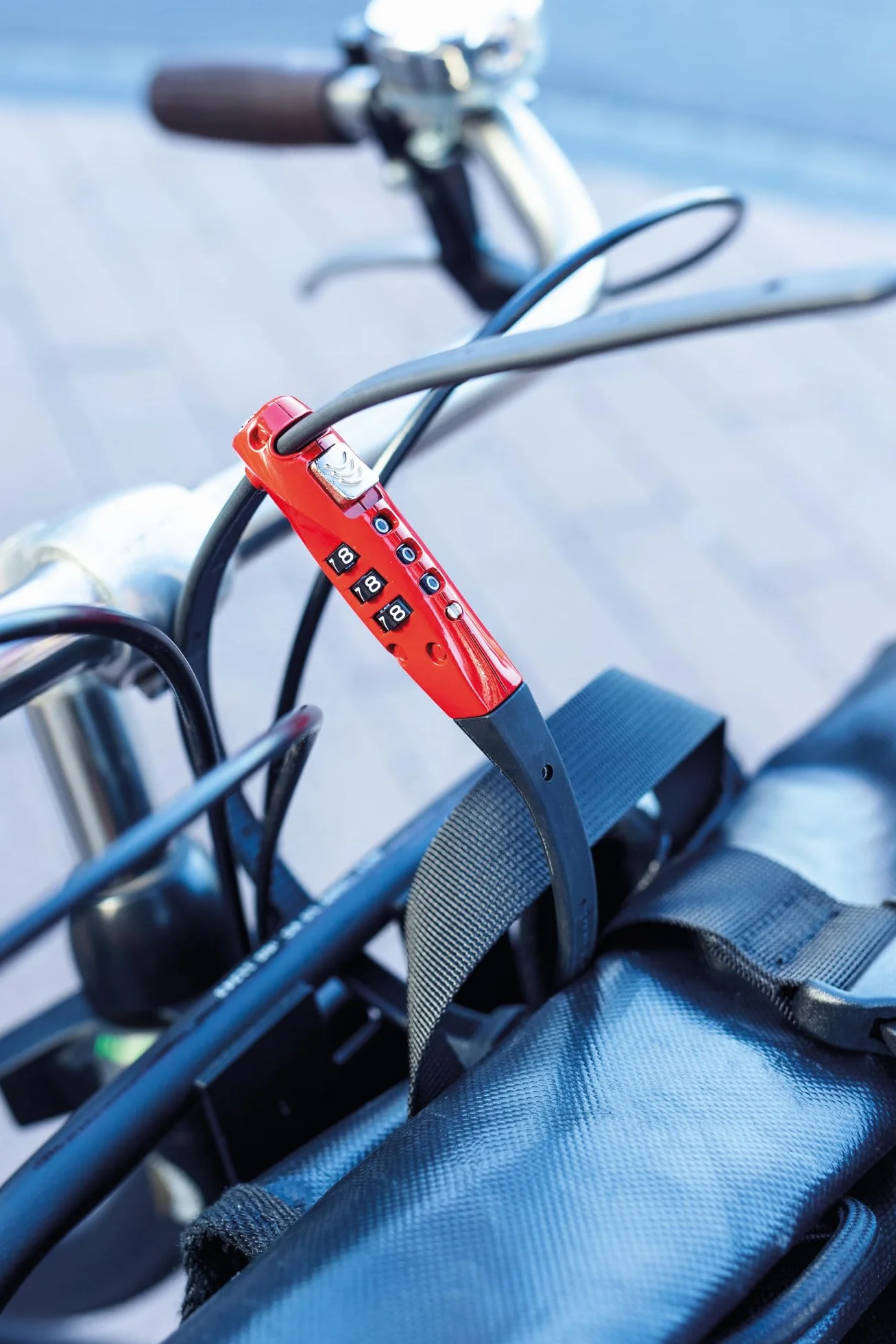 ABUS Cablelock Combiflex TravelGuard con código numérico, 45 cm, rojo | Candado de cable de 45 cm, código numérico ajustable individualmente, núcleo de acero sólido