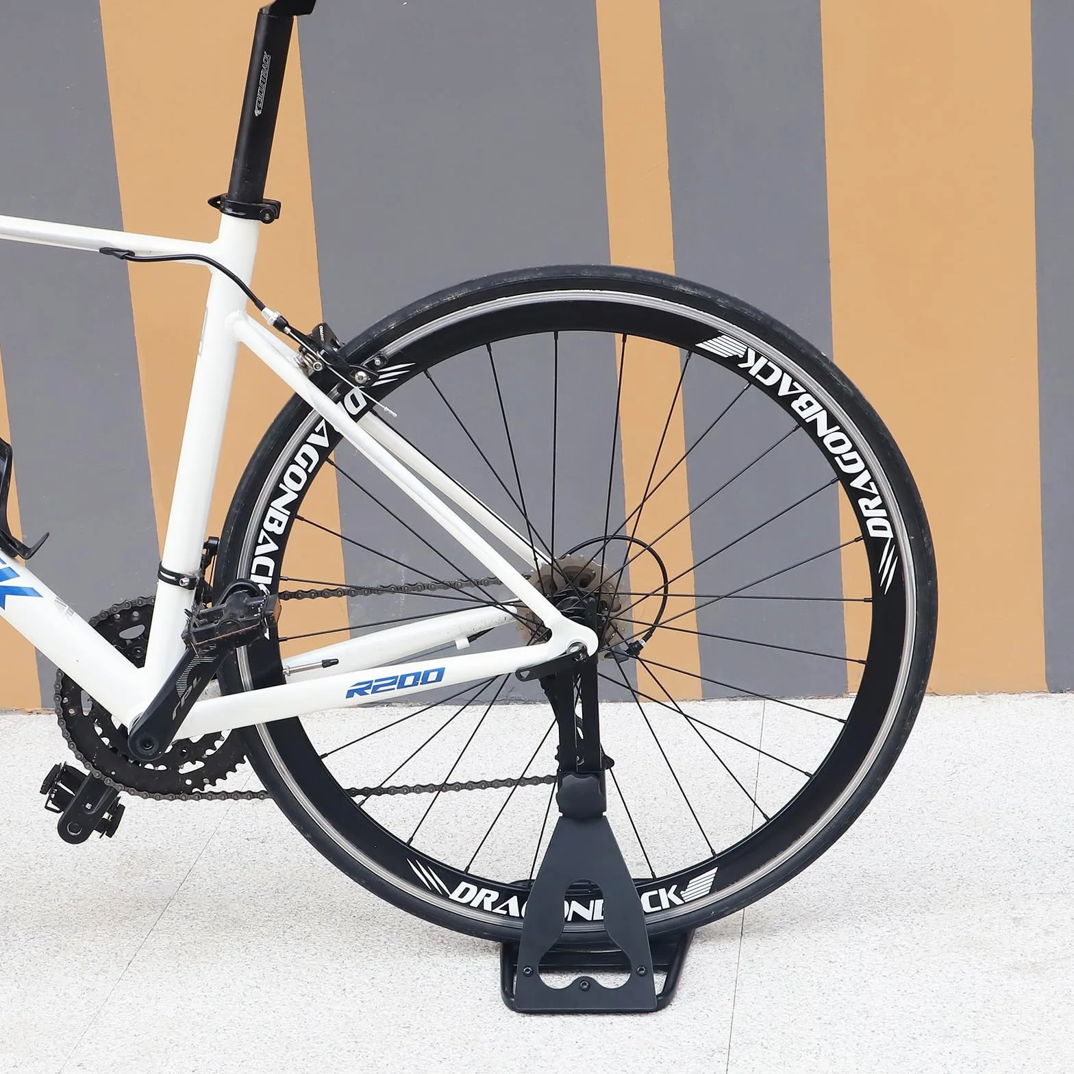 MEGHNA Soporte de aparcamiento de aluminio para bicicletas 20/26/27,5/29 pulgadas, soporte de tienda y bicicleta de carretera, negro