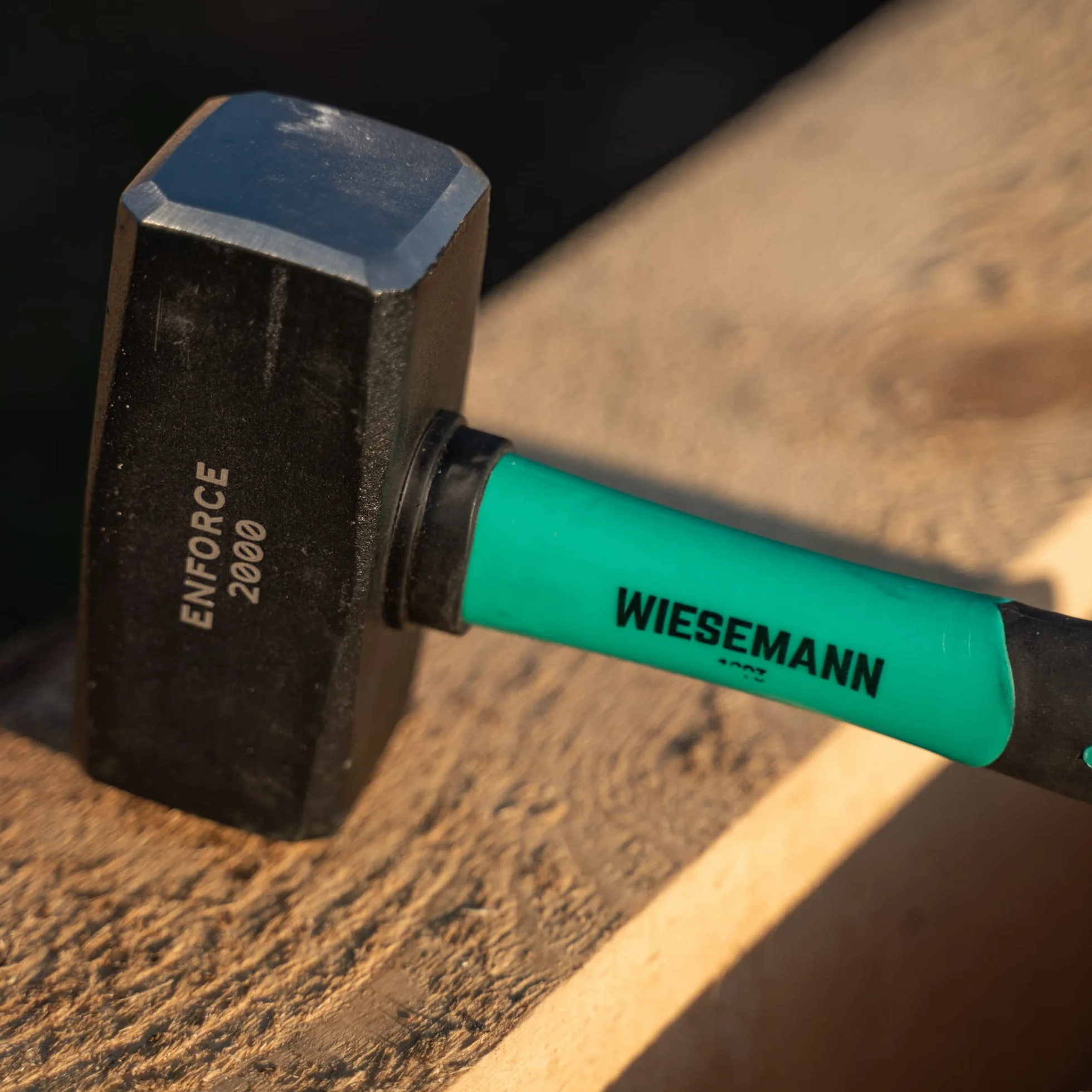 Mazo extragrande de 2000 g con empuñadura de fibra de vidrio de la ENFORCE Serie de WIESEMANN 1893 | Cabeza forjada, endurecida por inducción | 80560