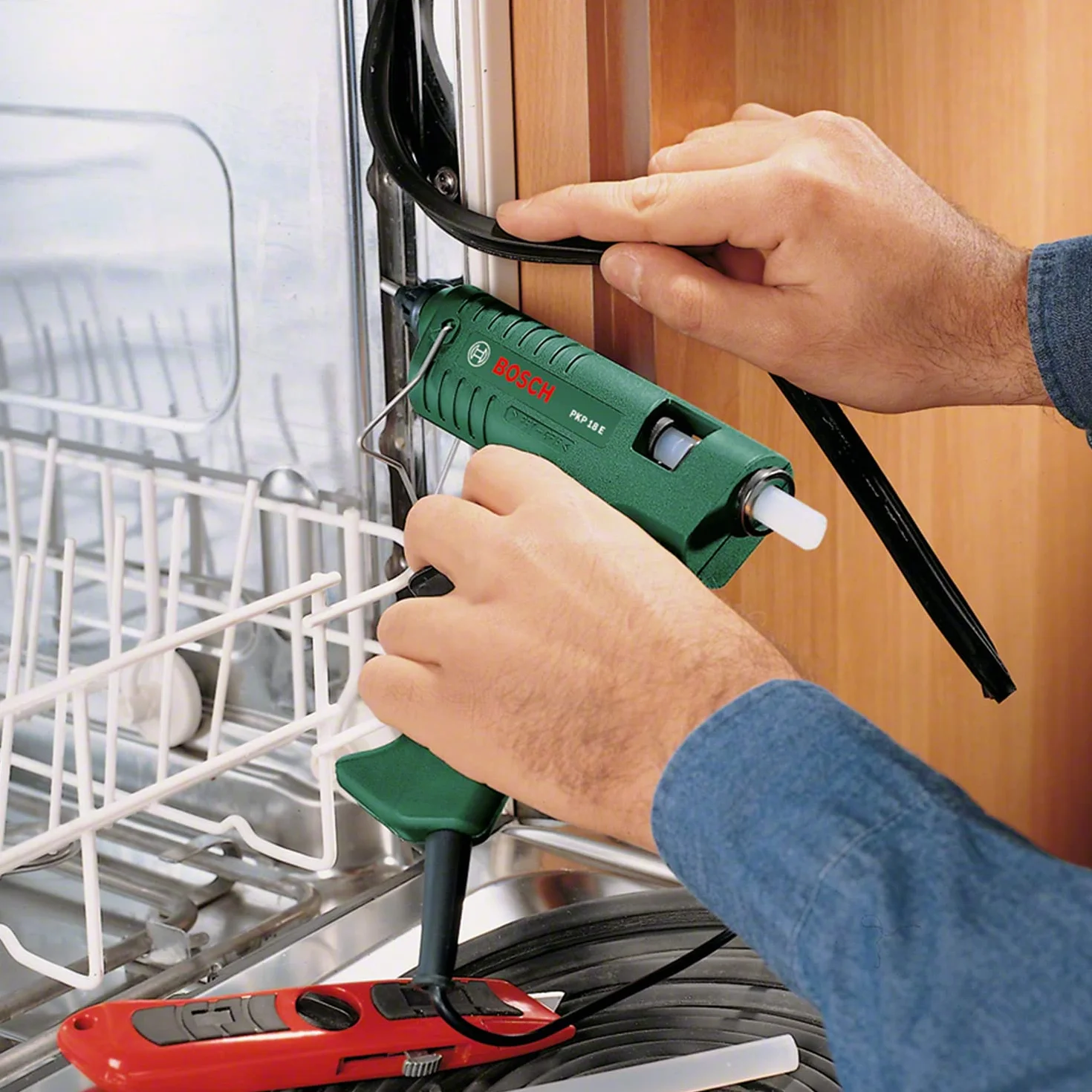 Bosch pistola de pegar PKP 18 E (1 boquilla extralarga, adhesivo termofundible, 240 V)