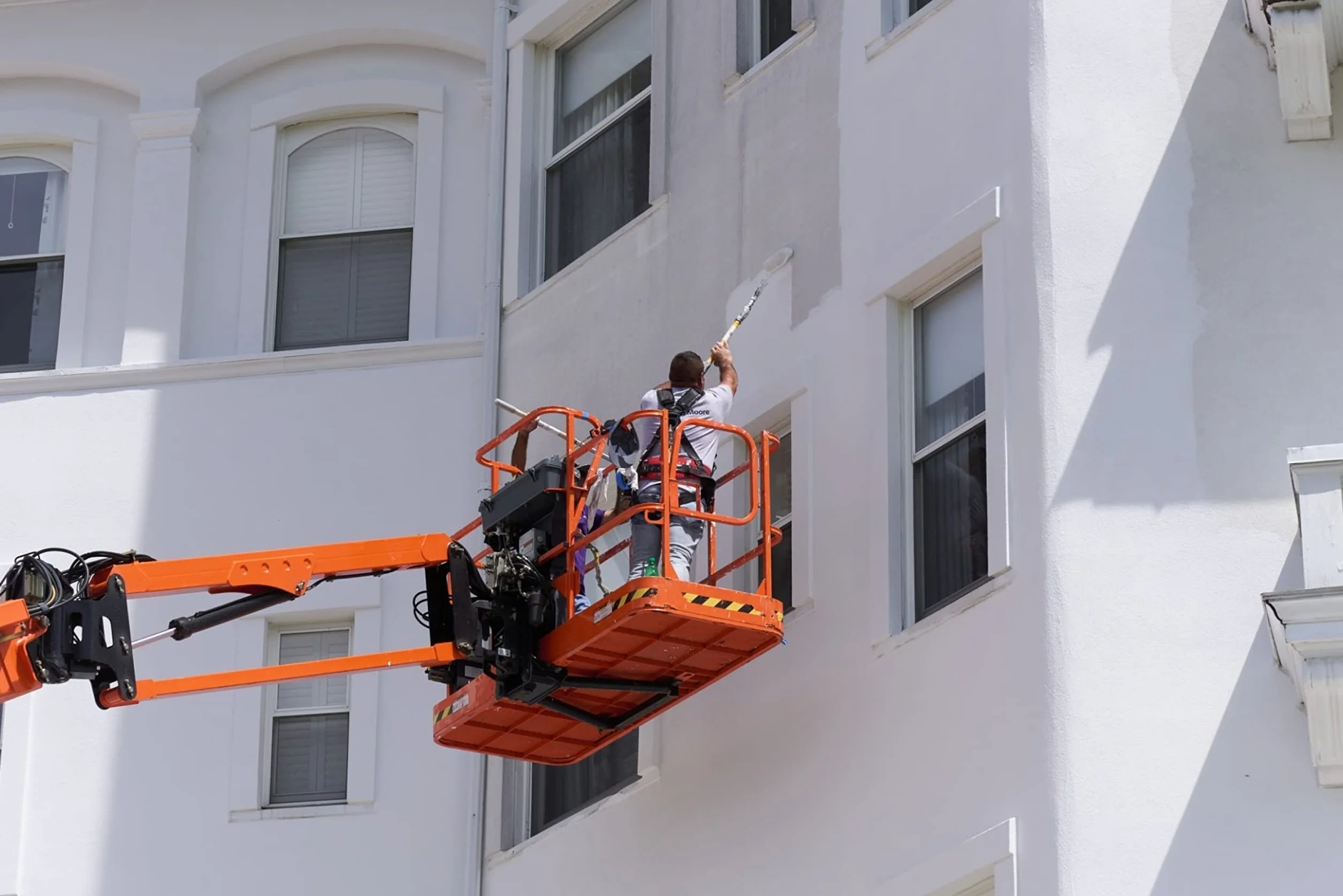 ALBACOR Pintura Blanca Exterior Pintura Fachada Antimoho Plus, Con Protección al Moho y Verdín, Alta Resistencia al Exterior, Impermeable, Revestimiento de Larga Duración (5 Kilos)