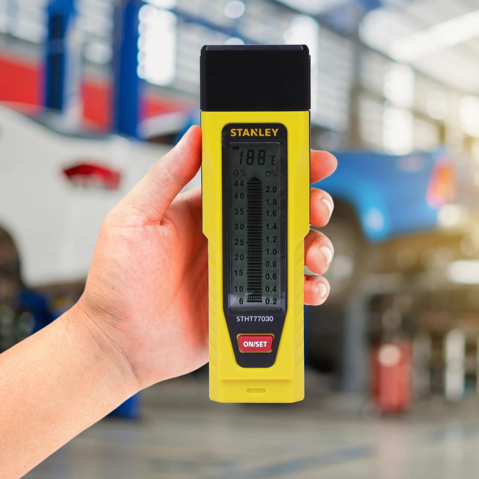 STANLEY Nivel Láser Rojo Cubix, Alcance 12m, Precisión 0,6mm/m, Autonivelante, Líneas Cruzadas, Bloqueo Péndulo, Soporte Multiposición, Pilas y Bolsa - STHT77498-1