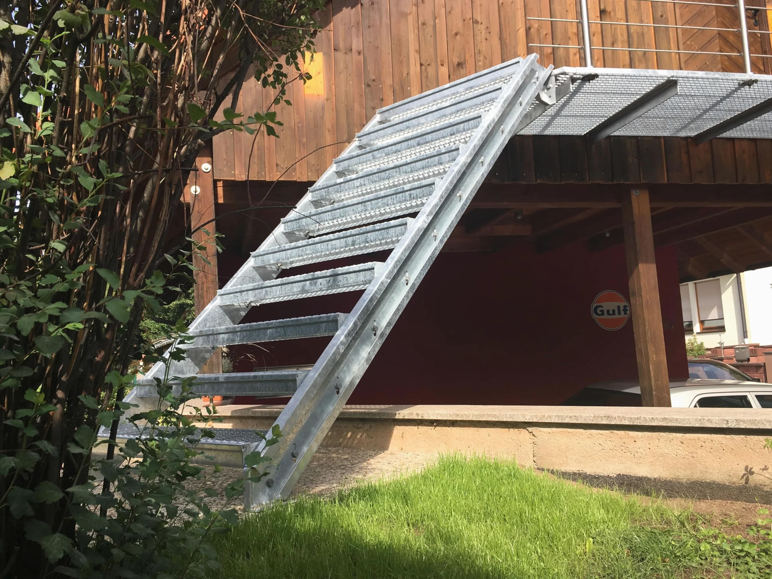 Escalones de rejilla de 800 x 240 mm, malla de 30 x 30 mm, galvanizado, antideslizantes, resistentes a la intemperie, escalones de metal – ideal para interior y exterior