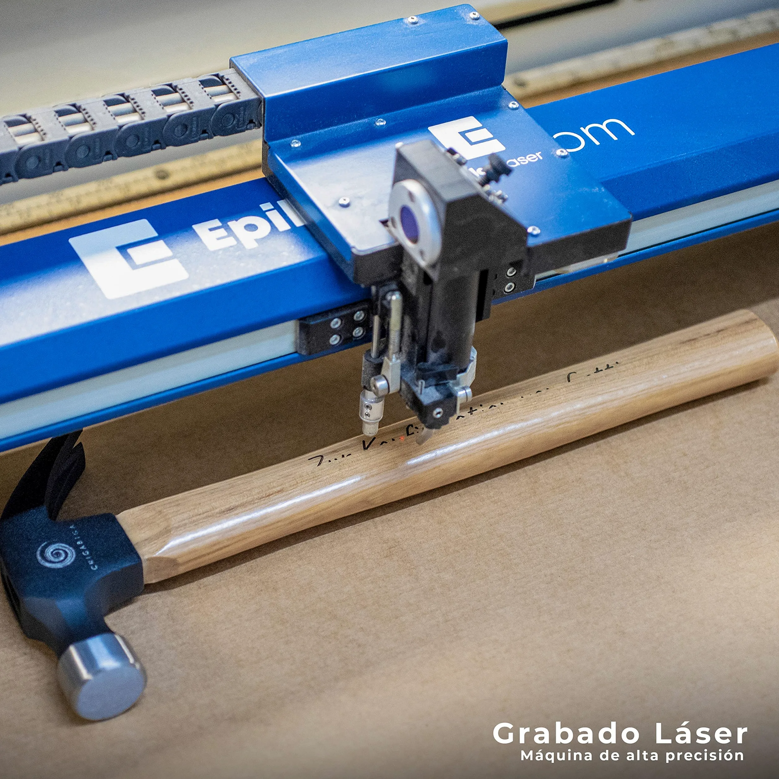 Martillo Grabado Personalizado | Regalo para Hombre | Cumpleaños, Navidad, Día del Padre | Día del San Valentin | Tres Frases Disponible (Gracias por ayudarme a construir mi vida)