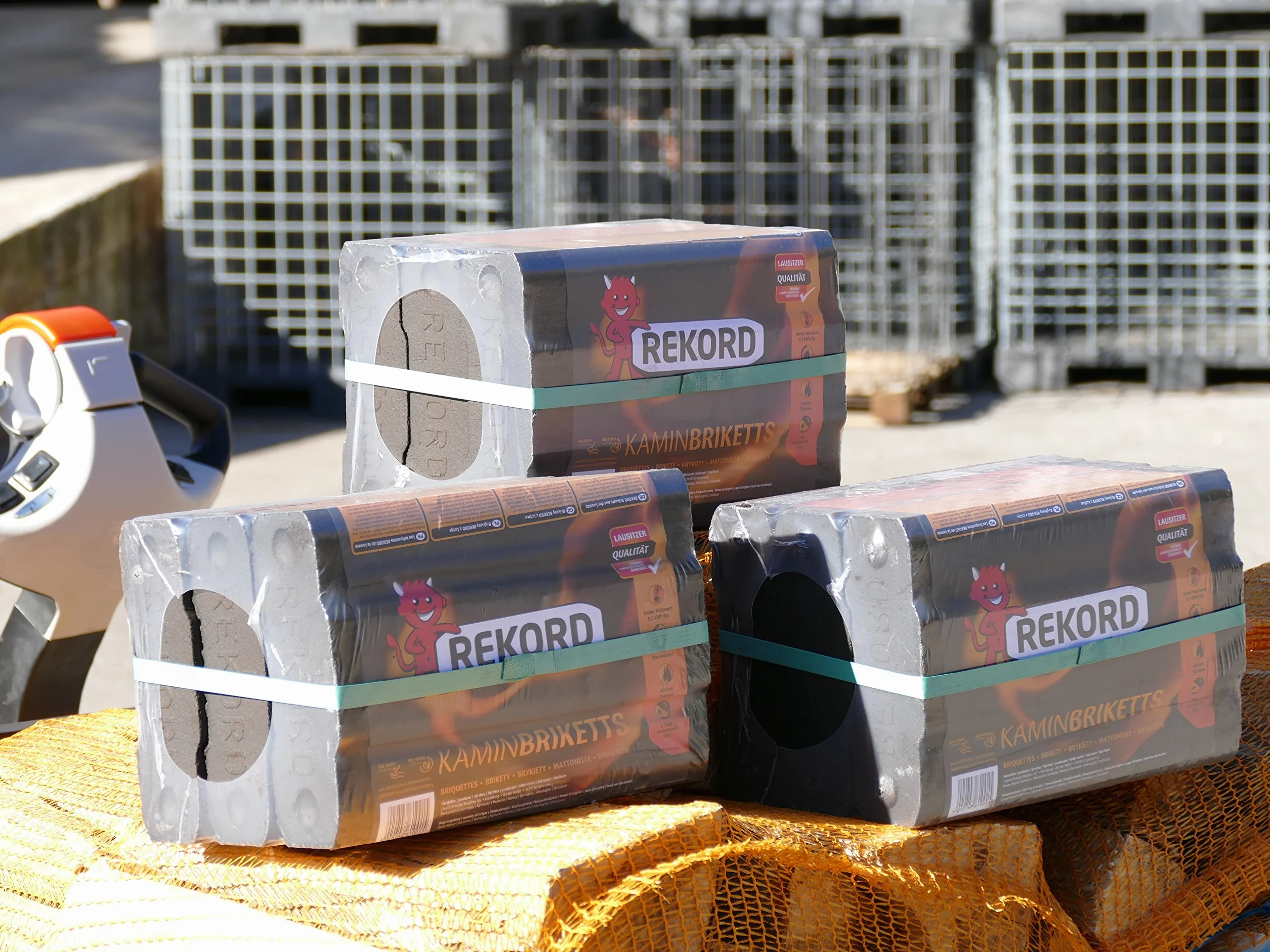 Energie Kienbacher Briquetas de lignito de 10 kg en práctico paquete de láminas