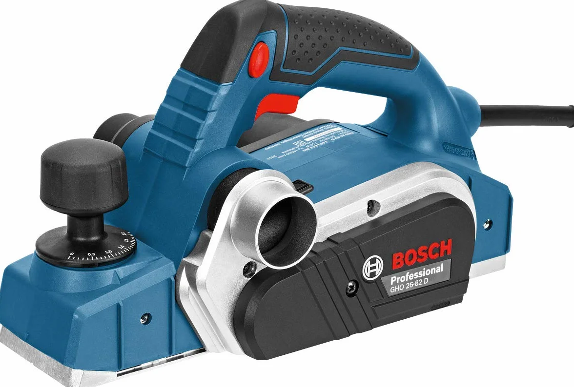 Bosch Professional cepillo GHO 26-82 D (potencia 710 W, incl. tope paralelo, llave hexagonal SW 2,5, bolsa de tela para el polvo, maletín)