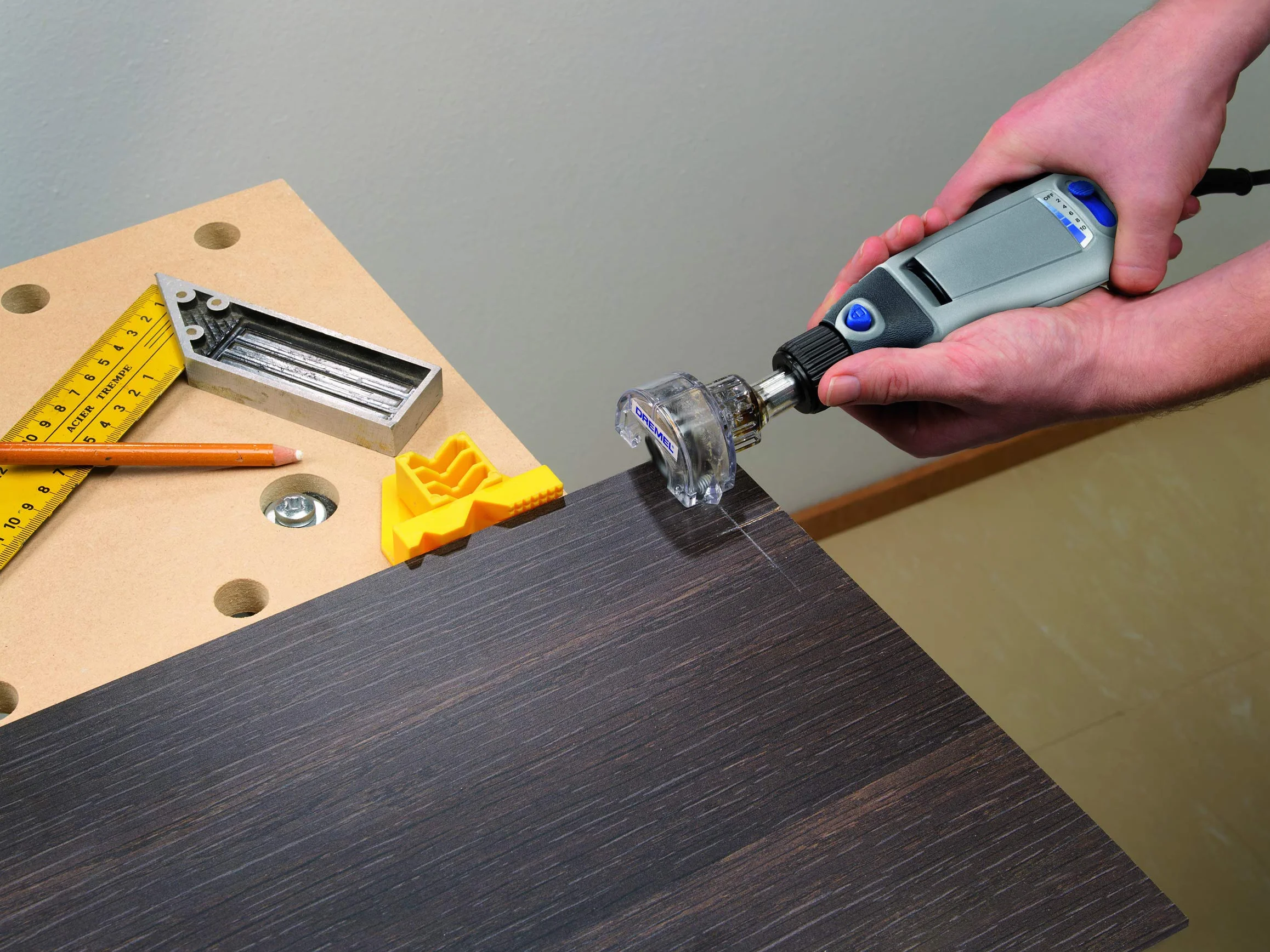 Dremel Minisierra Circular, Complemento Herramienta Rotativa para Cortes Finos y Rectos en Madera, Profundidad de Trabajo 6.4 mm, Multicolor
