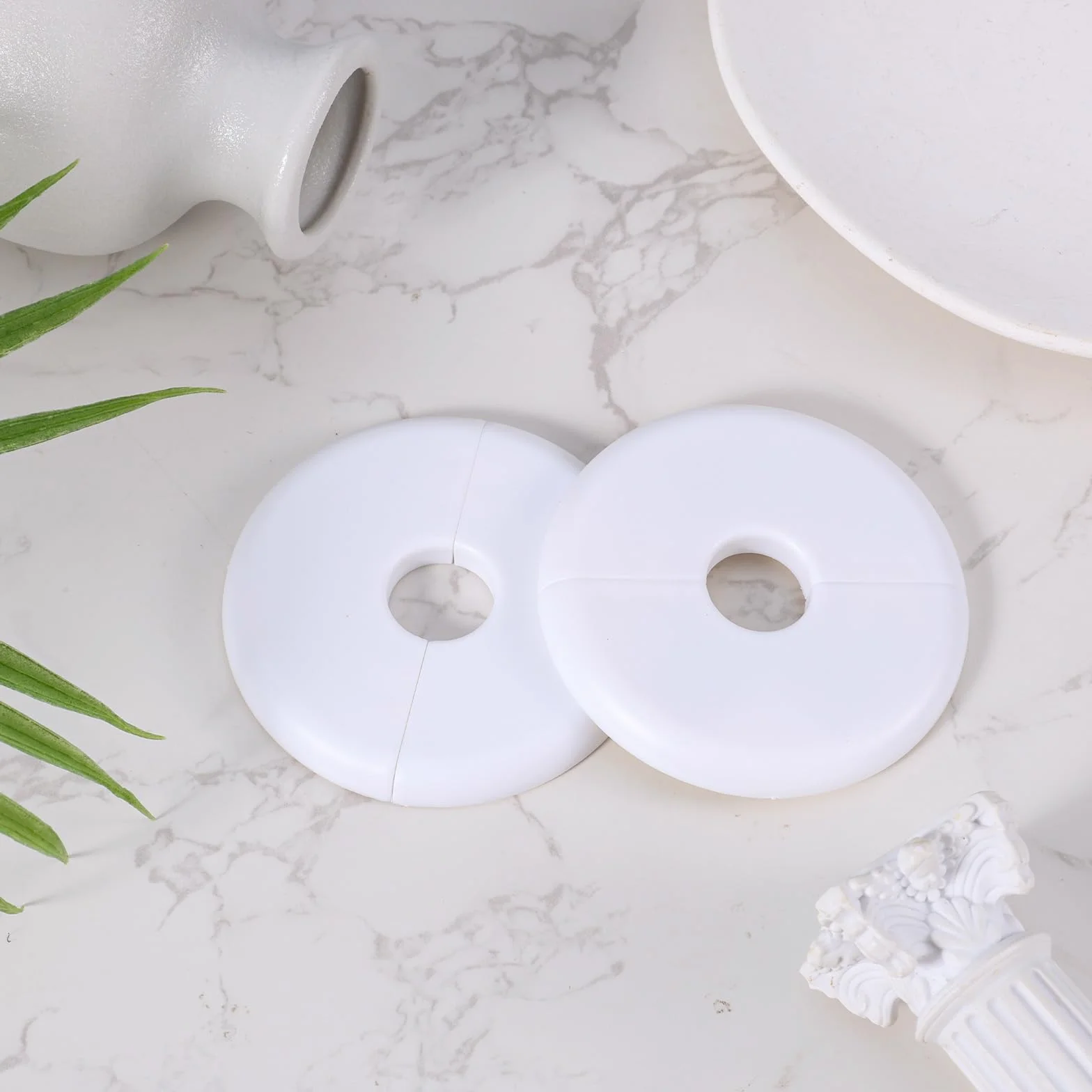 2uds Brida de Pared Dividida, Placa de Escudo Redonda de ABS Placas de Cubierta de Plomería para Accesorios de Decoración de Grifo de Tubería de 23mm de Diámetro (Blanco)