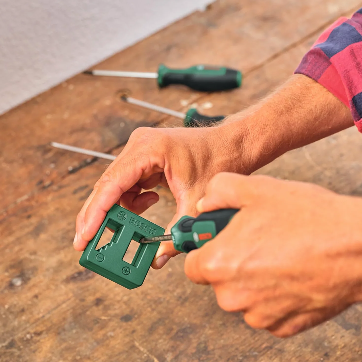 Bosch Magnetizador/desmagnetizador (accesorio destornilladores y puntas; 2 imanes ferrita; fuerza campo magnético mín. 90 mT)