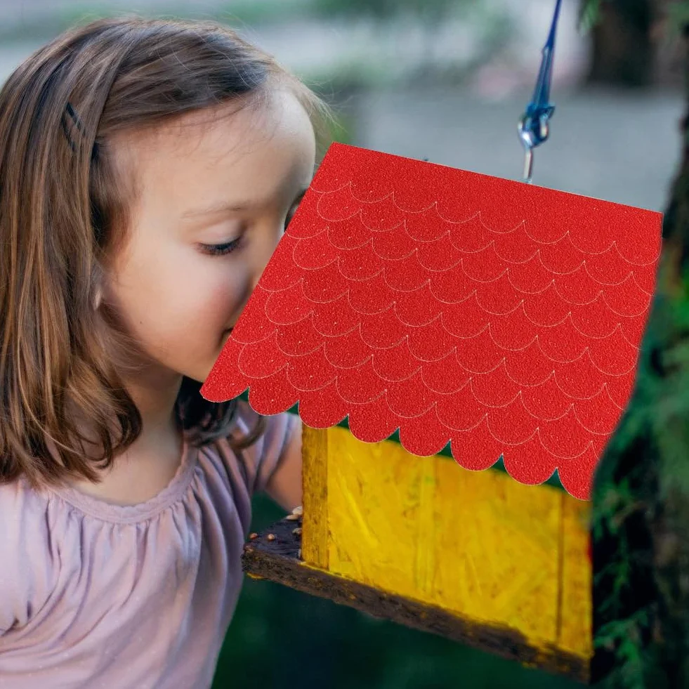CEWROM Techo de fieltro autoadhesivo para pajarera, resistente al agua, mini tejas, 32 unidades, para pajarera, nido, conejo, hotel de insectos, caseta para perros, buzón, techos (rojo)