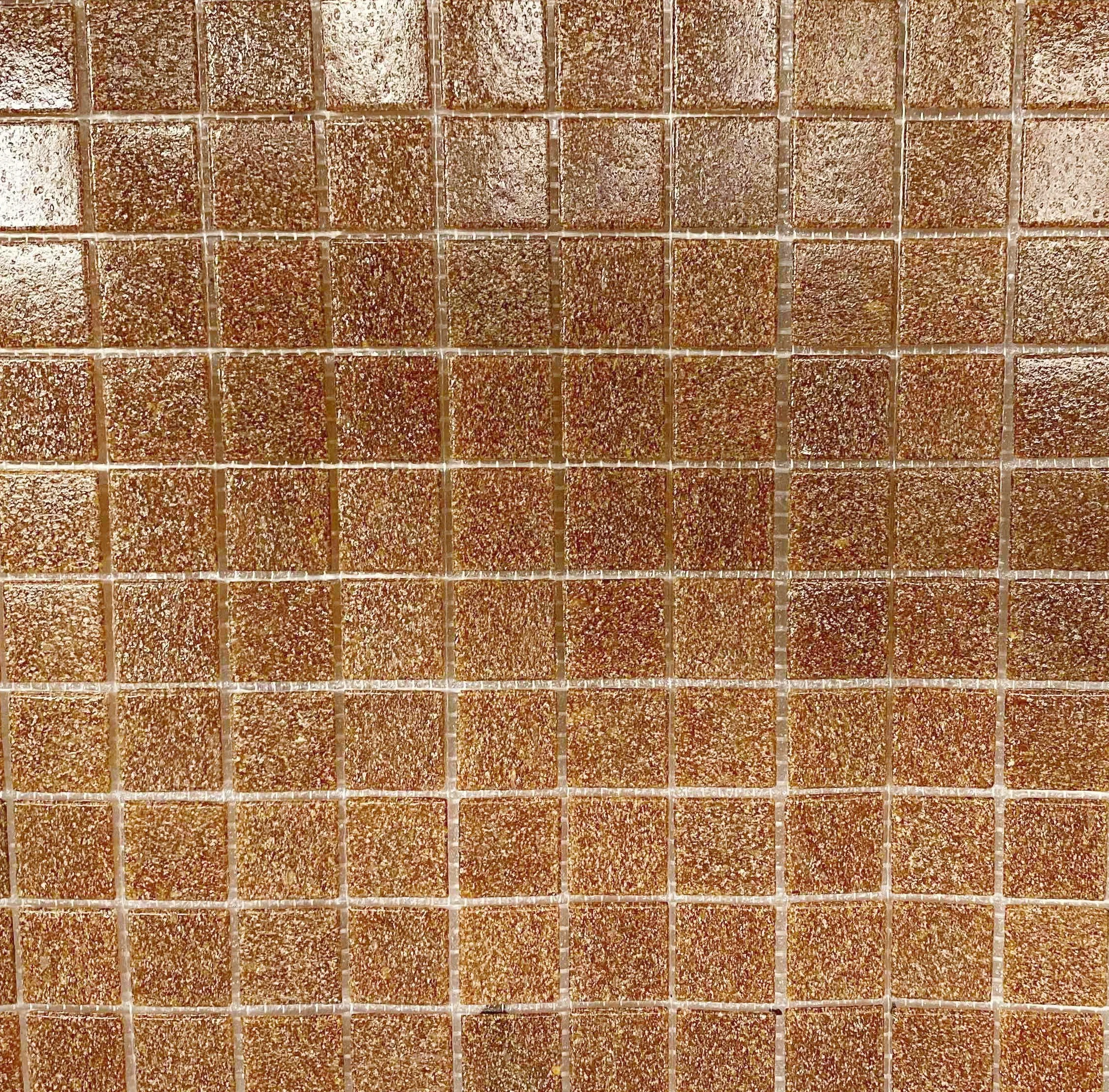 Mosaico de Sílice Coloreado de 2,5x2,5cm, Color Miel Oscura, Mod. B51, Pegado en Mallas de 30x30cm, Brillante, para Piscinas, Baños y Cocinas