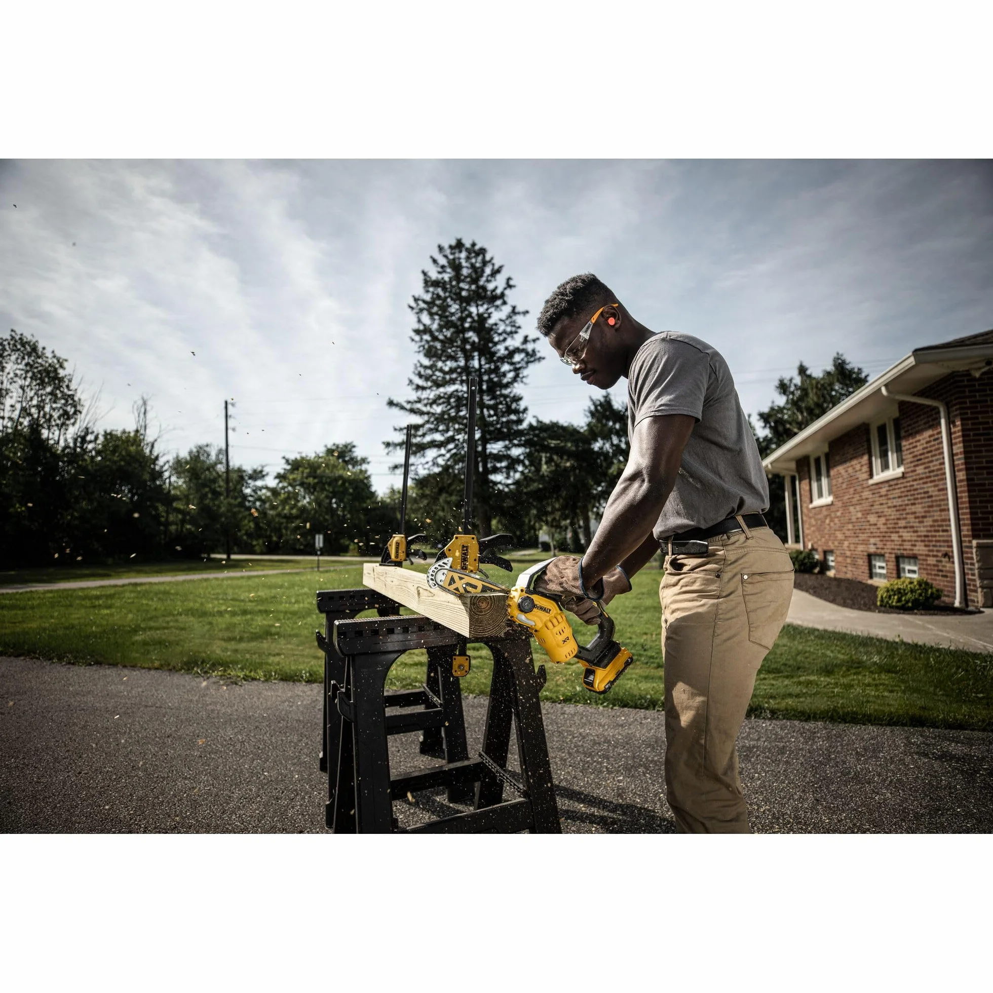 DEWALT XR DCMPS520N-XJ Sierra de podar sin escobillas 18V