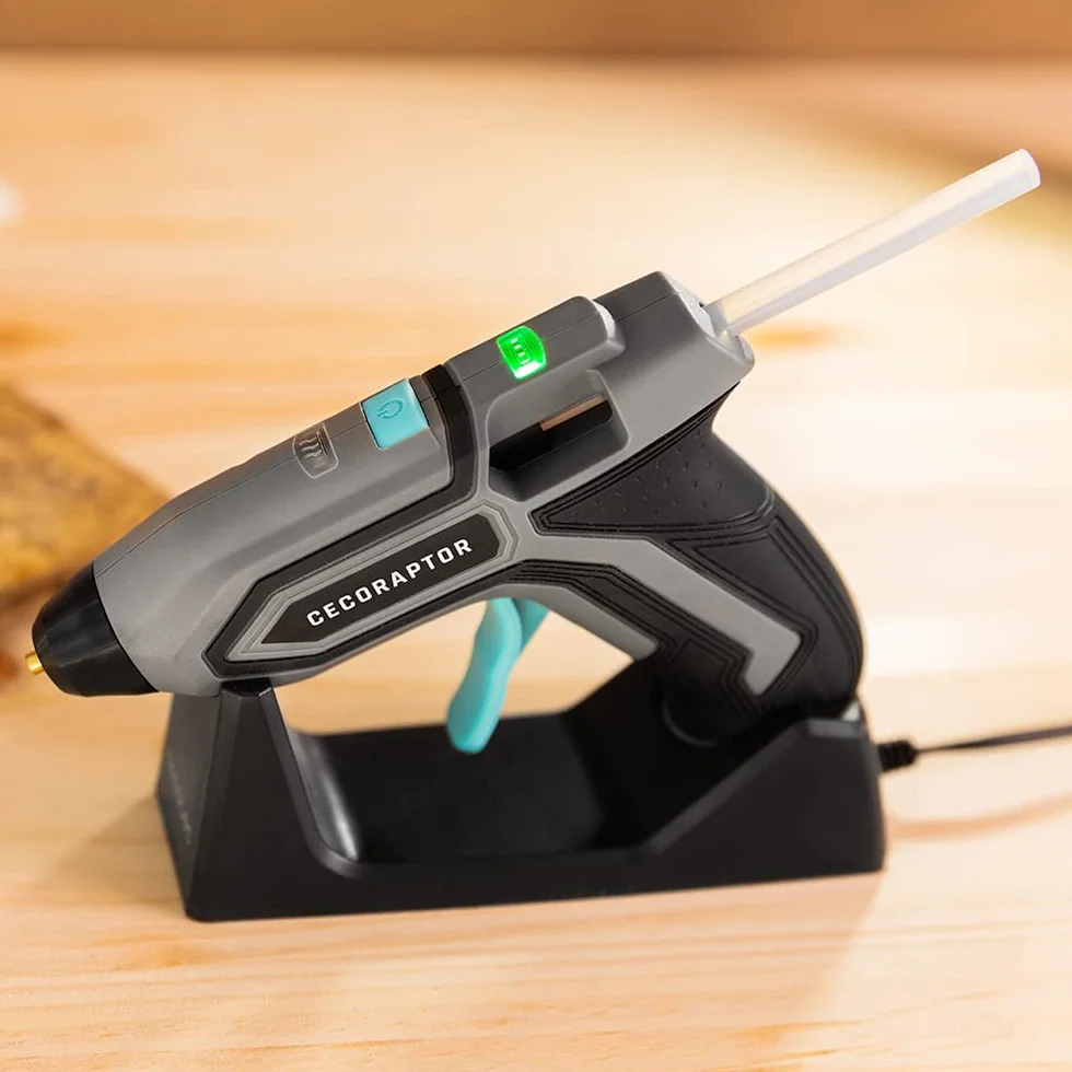 Cecotec Pistola de Encolar sin Cables CecoRaptor Perfect Fix 360 X-Treme. Batería de 3,7V y 1500 mAh, Diámetro barra 7mm y 140 mm de Largo, Calentamiento 90s, Autonomía hasta 30 min
