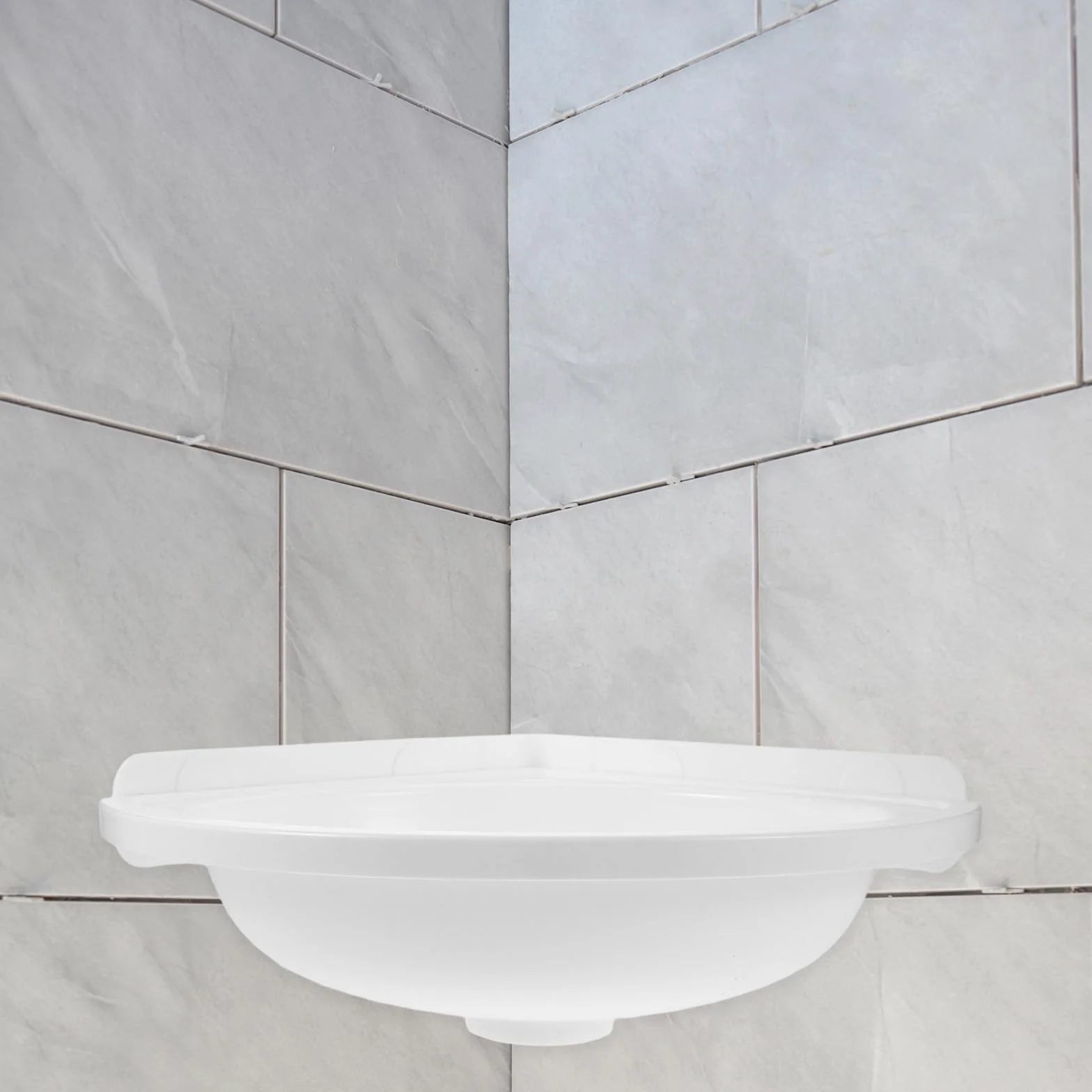 DOITOOL Lavabo de esquina pequeño para baño: Lavabo de pared de plástico triangular sobre encimera con orificio para grifo.