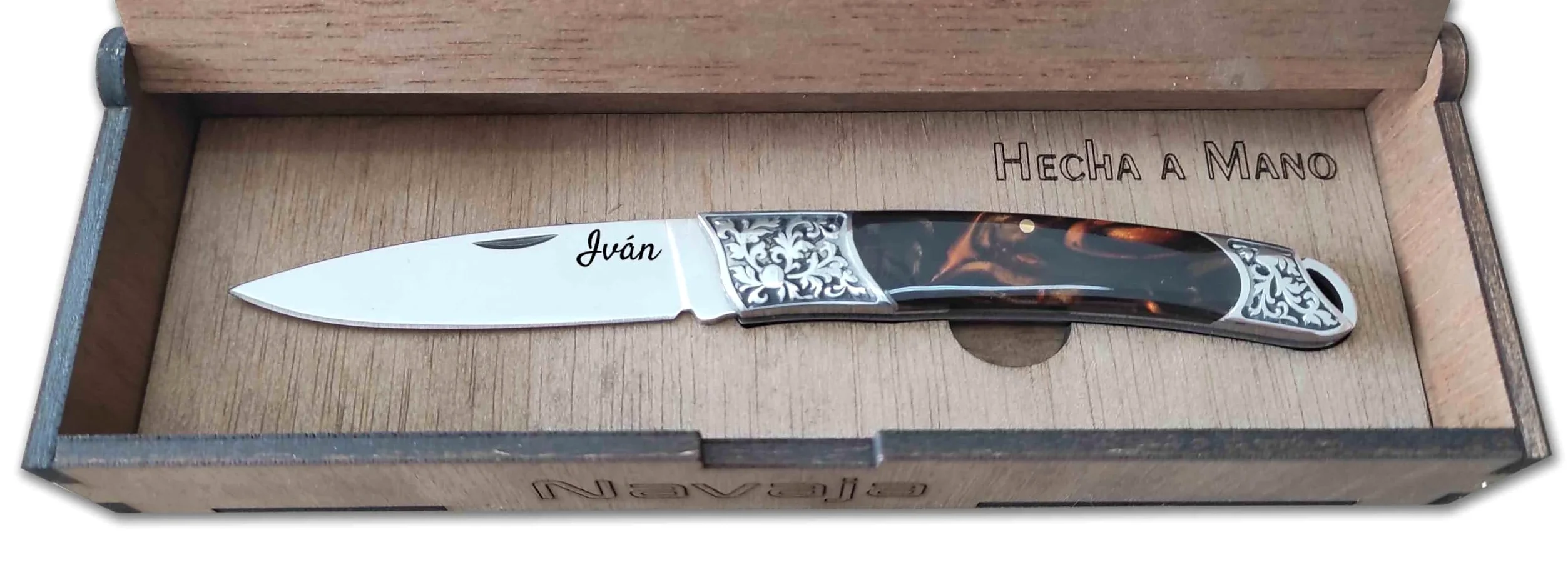 Genérico Navaja de Artesania 8.5 cm de hoja personalizado con tu nombre en cajita de madera. Virola cuadrada.