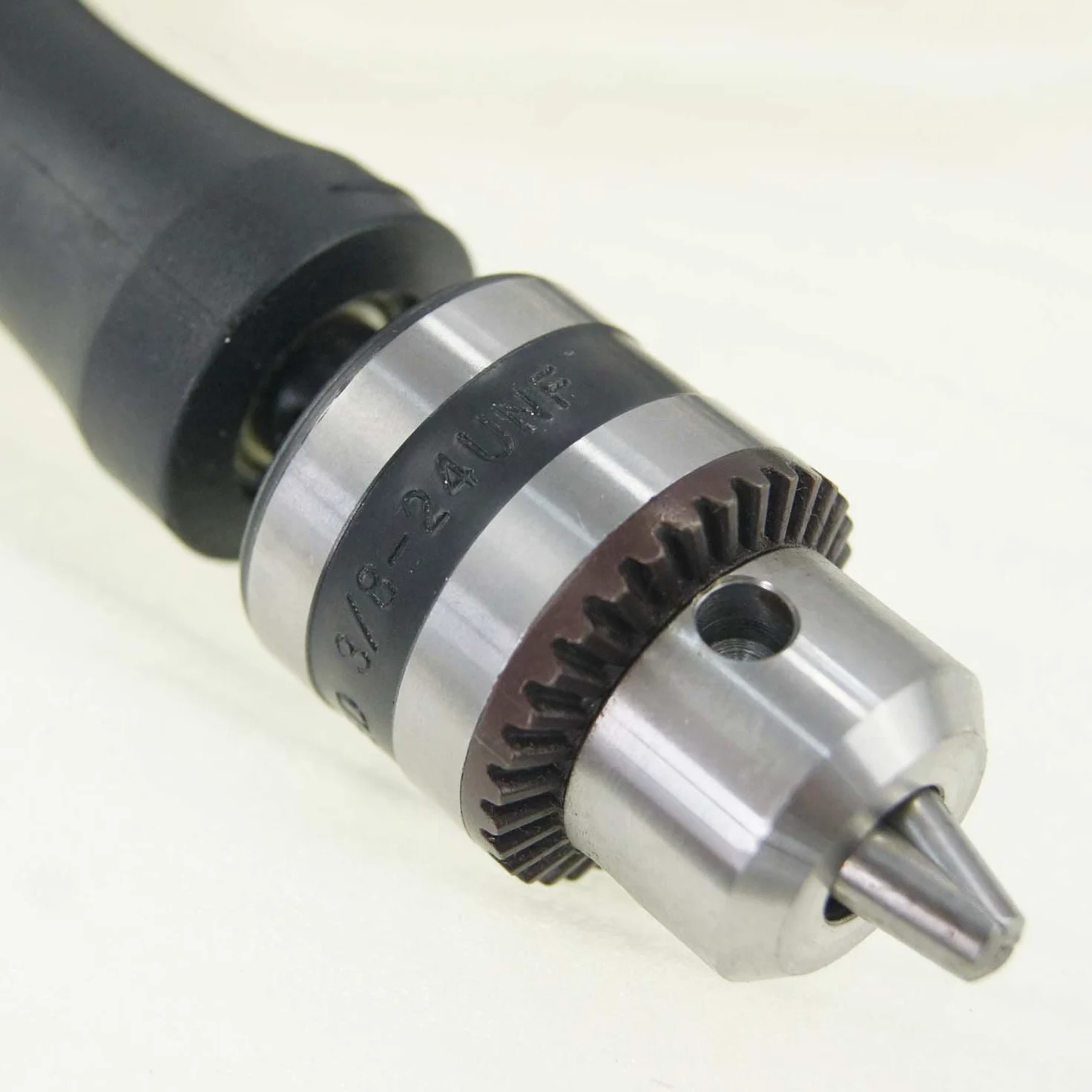 KATSU Eje de Extensión de Taladro Flexible con Portabrocas de Llave de 10mm, 55" de Largo, Adaptador de Accesorio de Herramienta Rotativa de Mini Amoladora Multiusos 105045