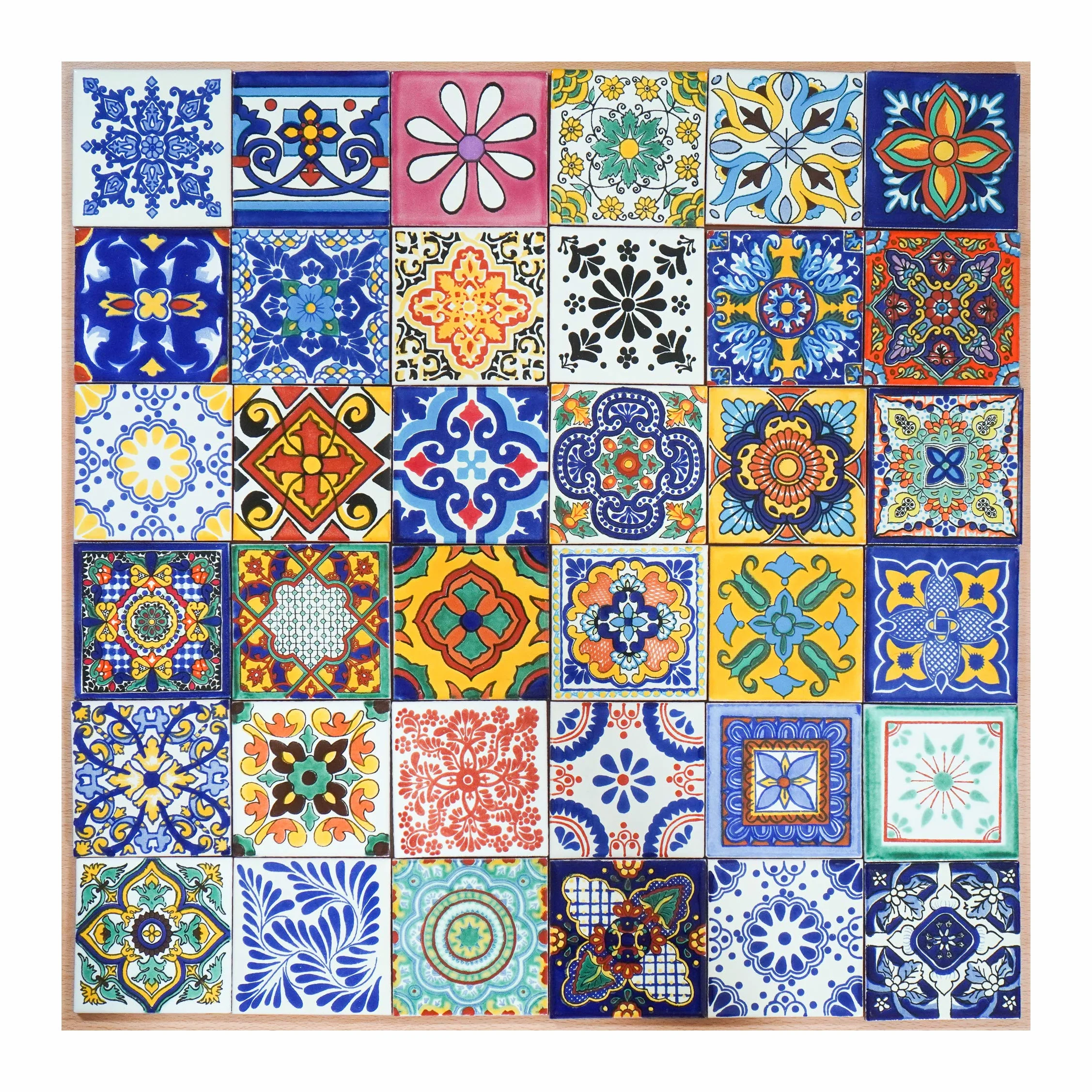 Paquete de 36 azulejos Talavera mexicanos hechos a mano surtidos de 10,5 cm: 'Aleatorio'