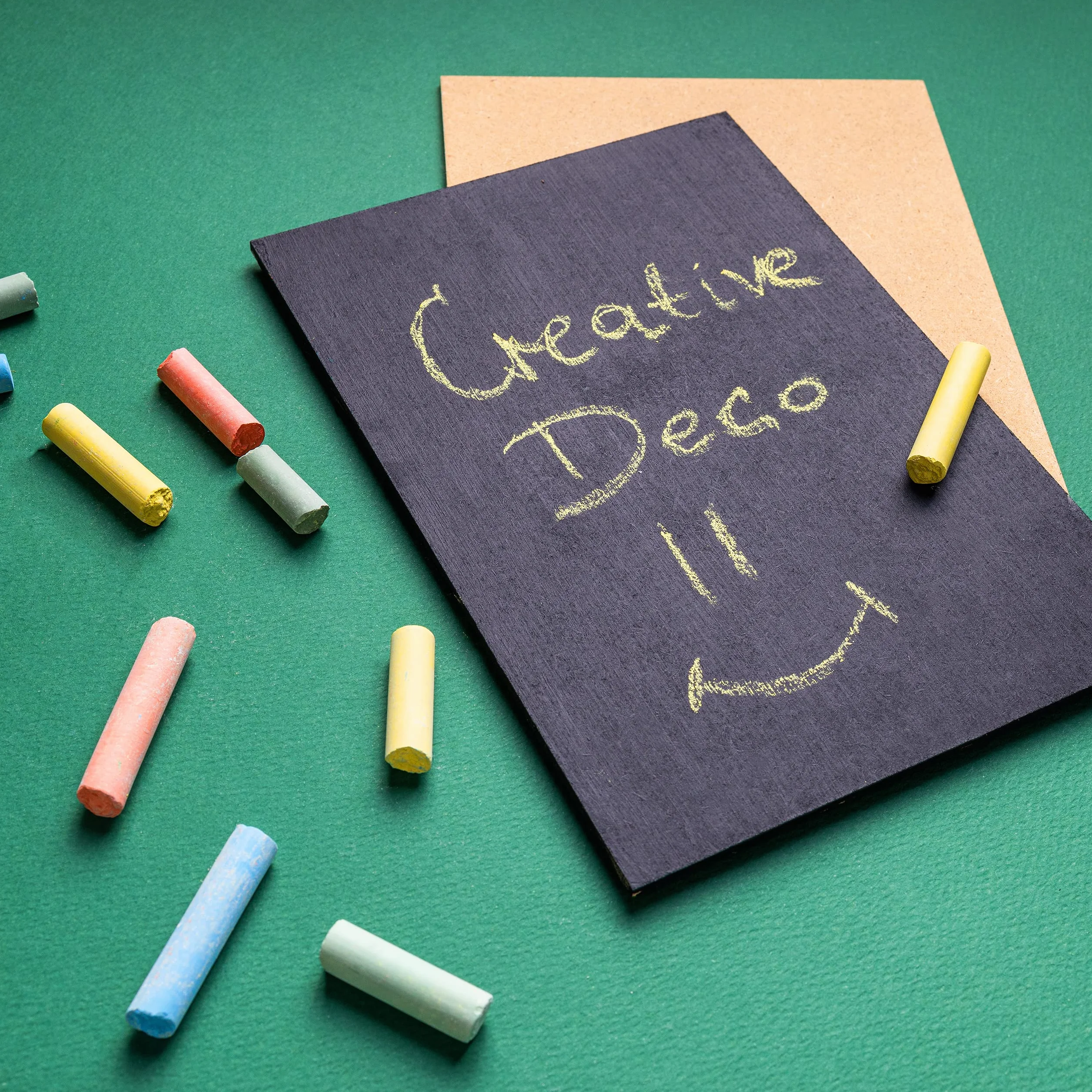Creative DECO Pintura para Pizarra Negra | 1000 ml | Eficiencia 2 m² con 3 capas | Pintura Mate para Paredes, Madera, Metal, Vidrio y Otros | a Base de Agua | No Tóxica | Escribir y Dibujar con Tiza