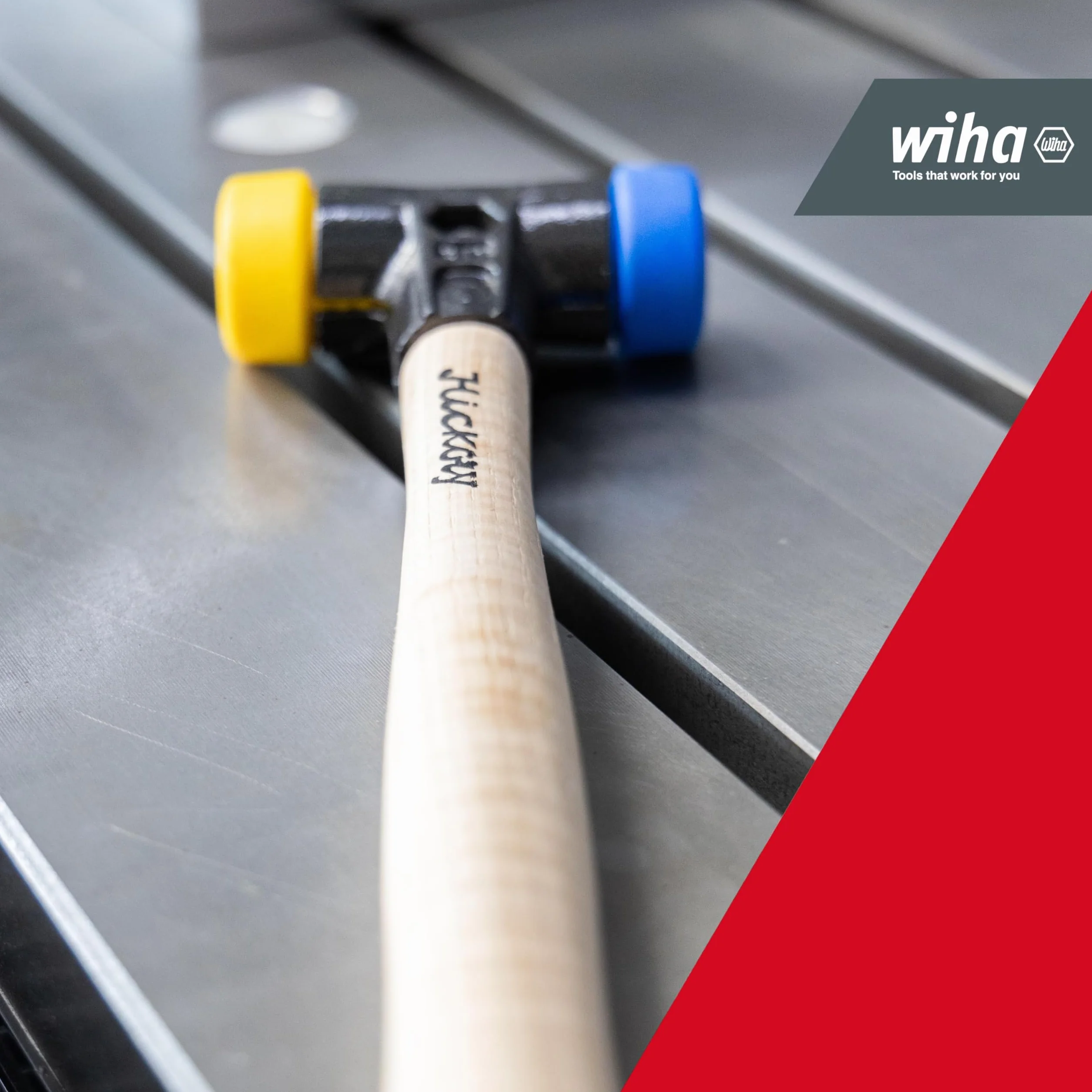 Wiha Martillo de cara blanda Safety blando/semiduro con mango de madera Hickory, cabezal redondo 40, 325 mm (26654)