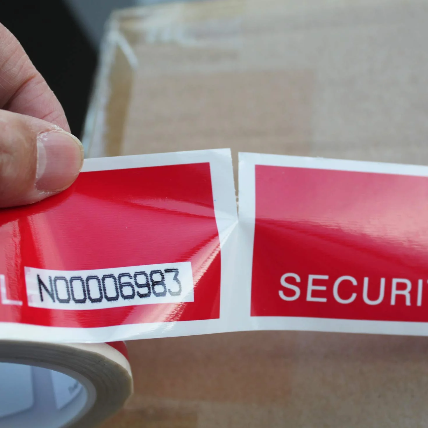 1 Rollo 48mm x 50m Rojo Precut Total Transferencia Tamper Evident de Cinta Adhesiva de Seguridad “VOID/OPEN” con Números de Serie